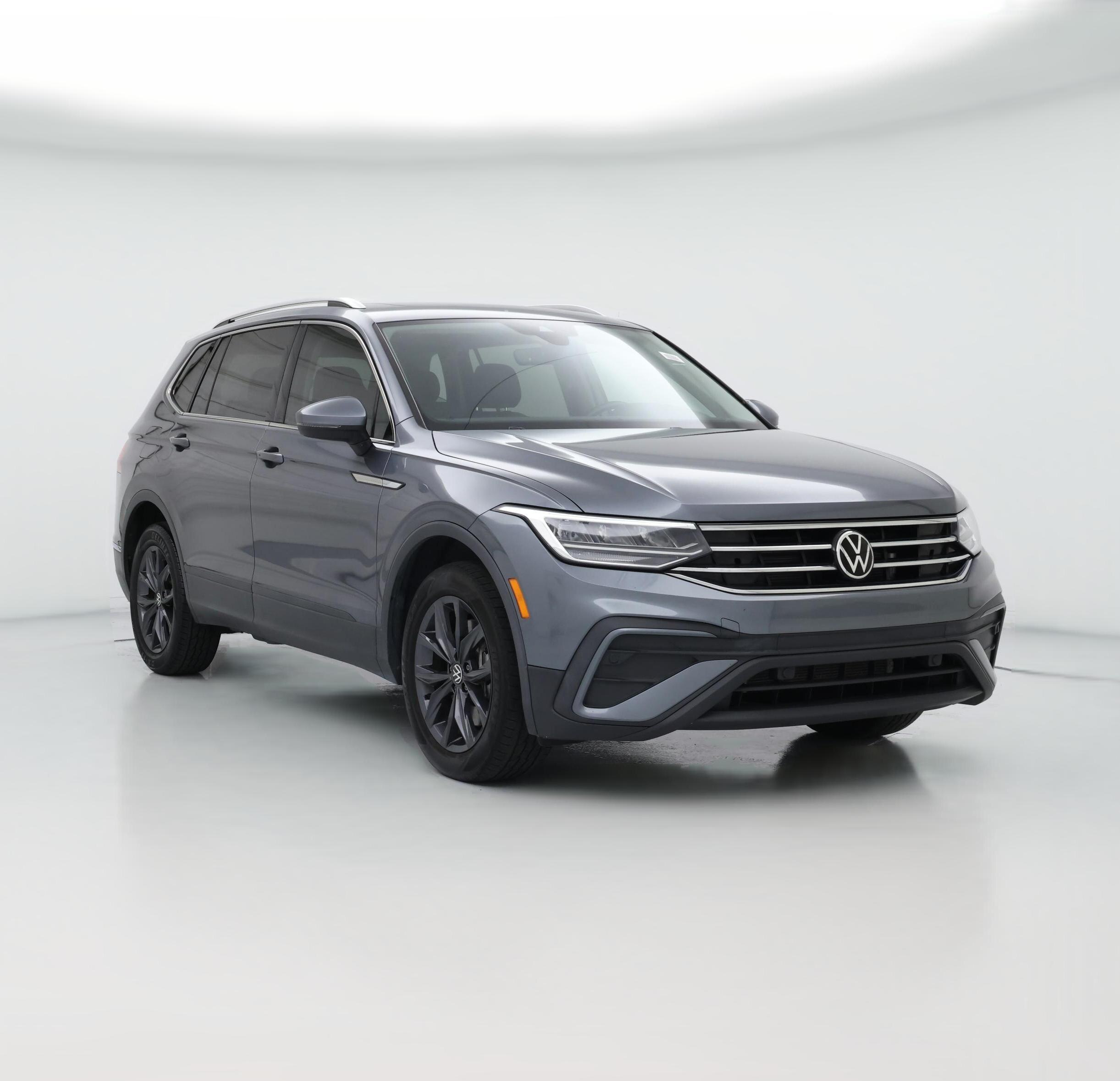 Thumbnail: 2022 Volkswagen Tiguan - 1
