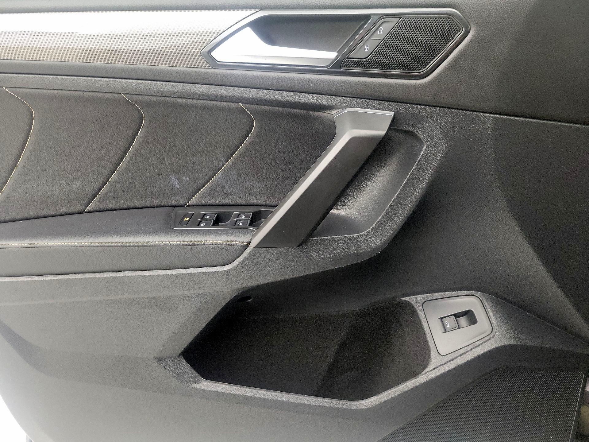 Thumbnail: 2022 Volkswagen Tiguan - 12