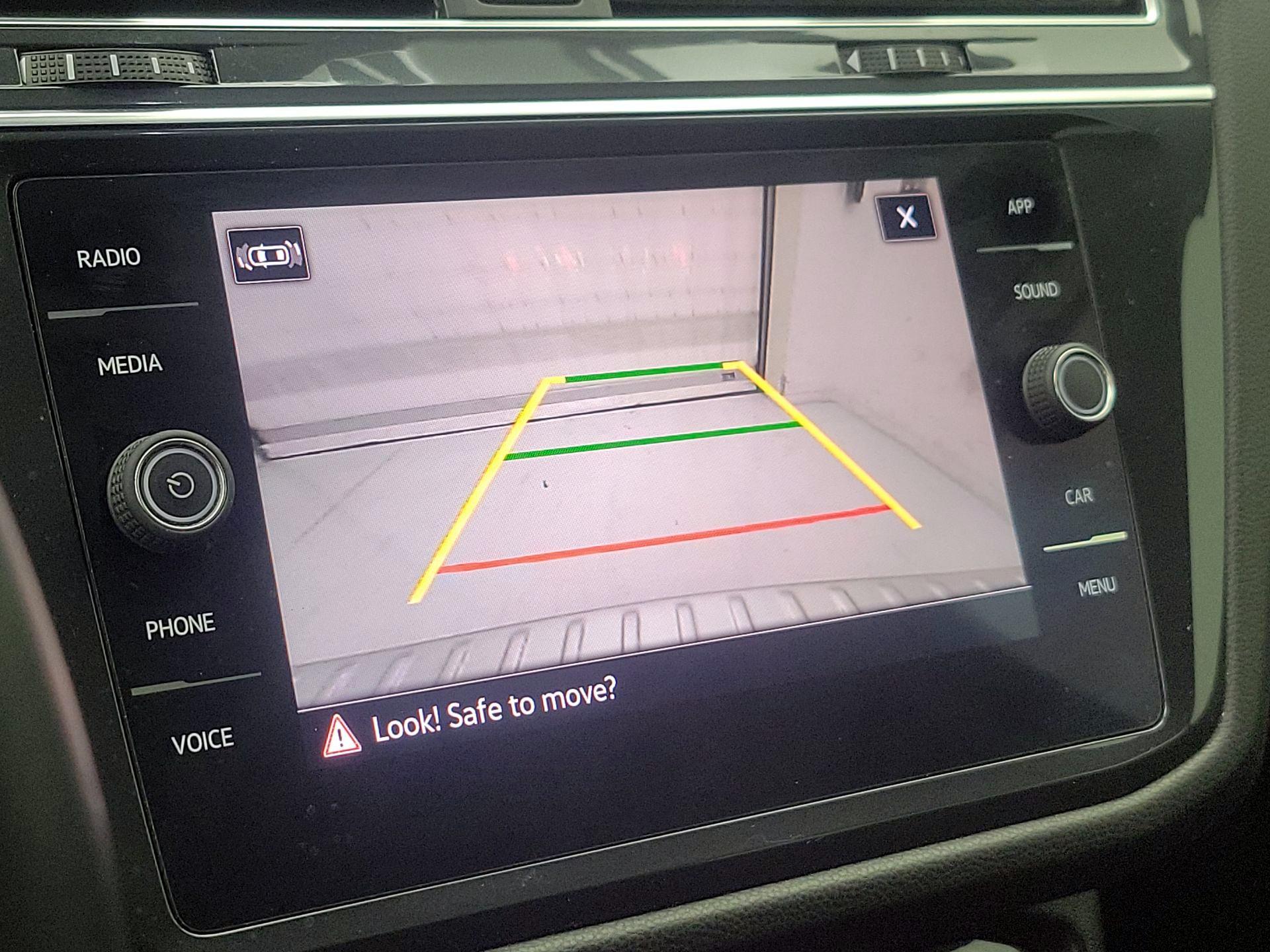 Thumbnail: 2022 Volkswagen Tiguan - 14