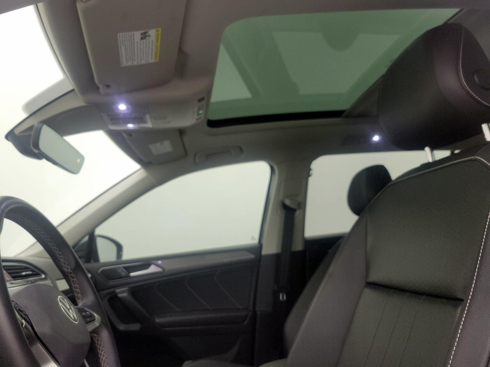 Thumbnail: 2022 Volkswagen Tiguan - 18