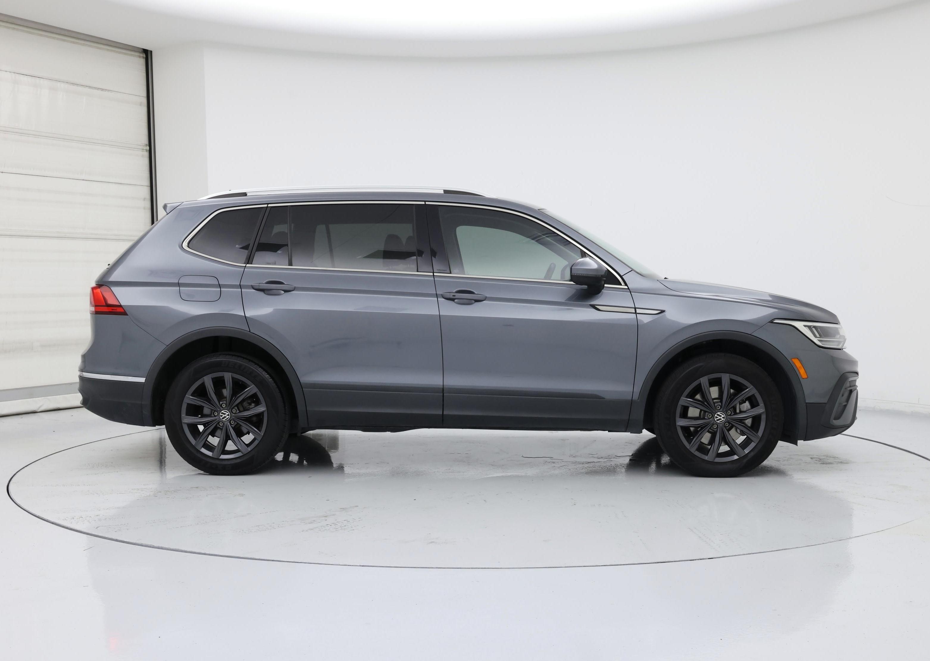 Thumbnail: 2022 Volkswagen Tiguan - 7