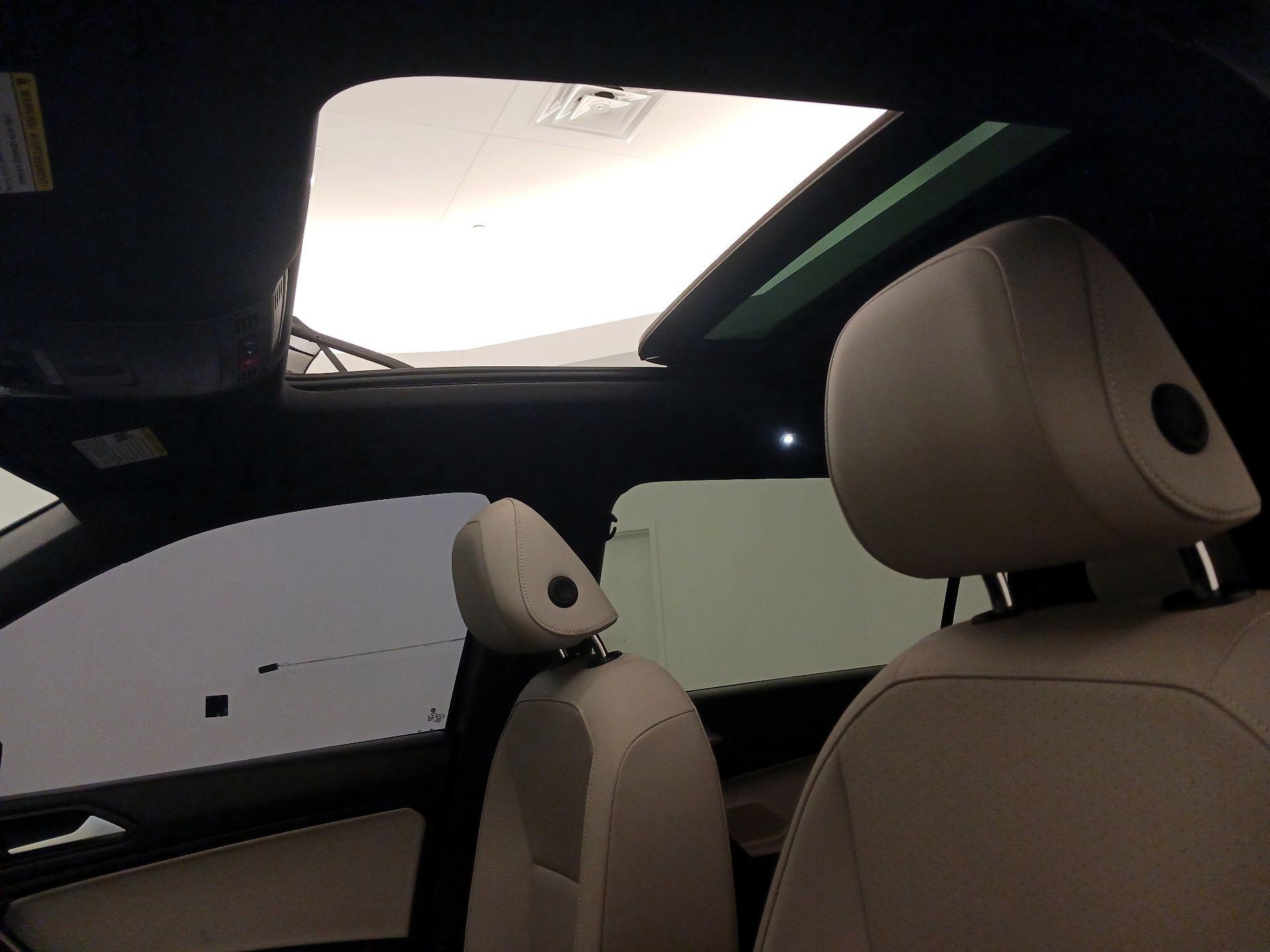 Thumbnail: 2021 Volkswagen Tiguan - 19