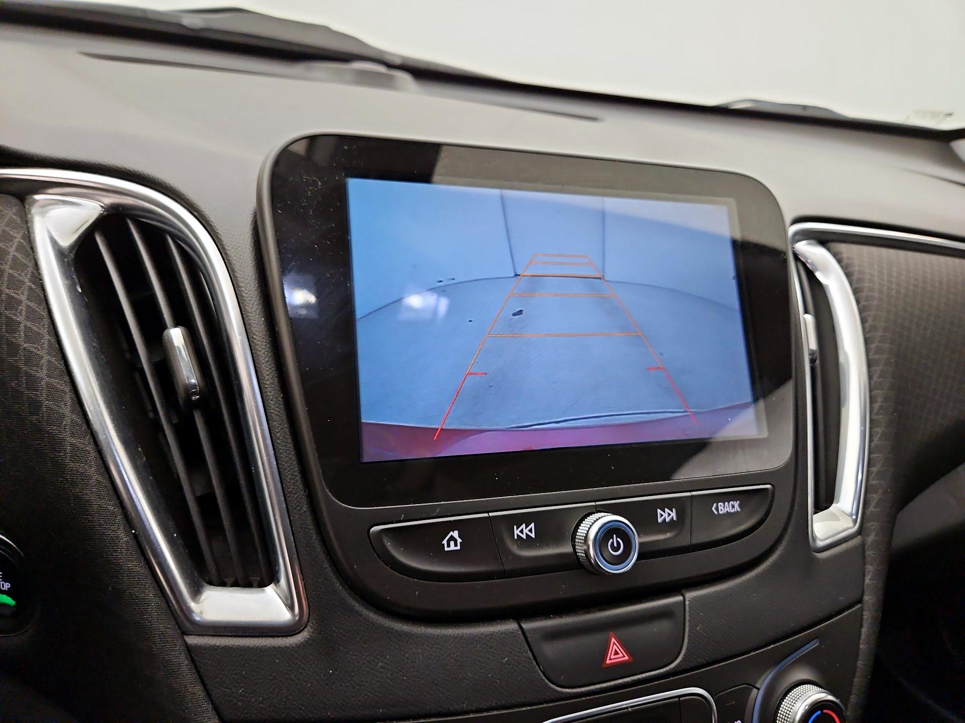 Thumbnail: 2016 Chevrolet Malibu - 14