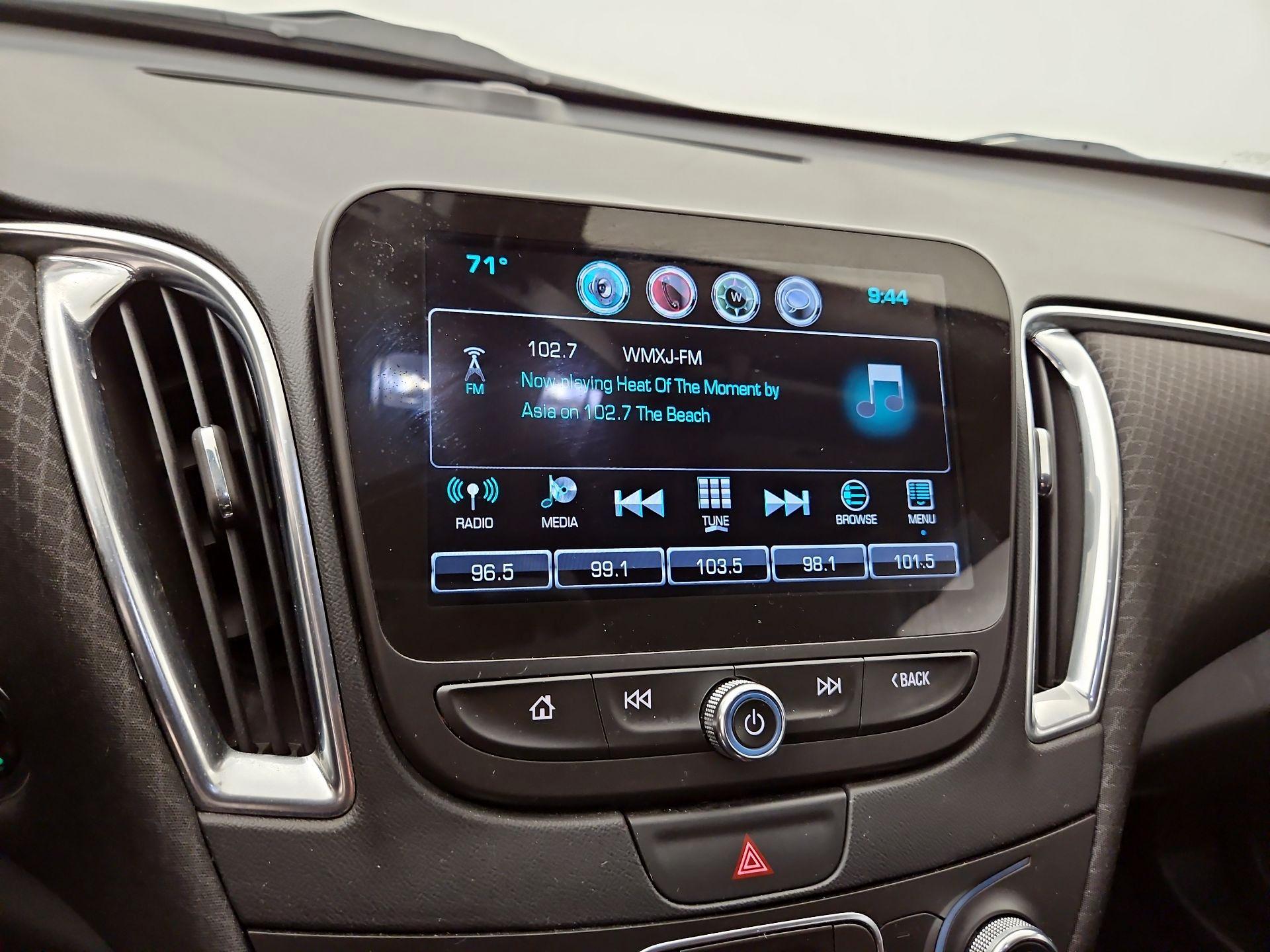 Thumbnail: 2016 Chevrolet Malibu - 15
