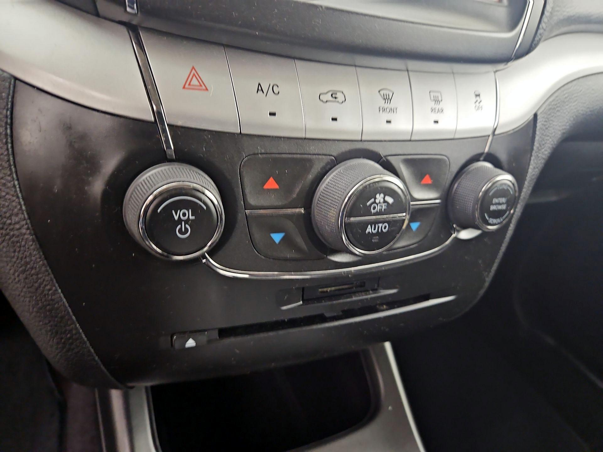 Thumbnail: 2018 Dodge Journey - 16