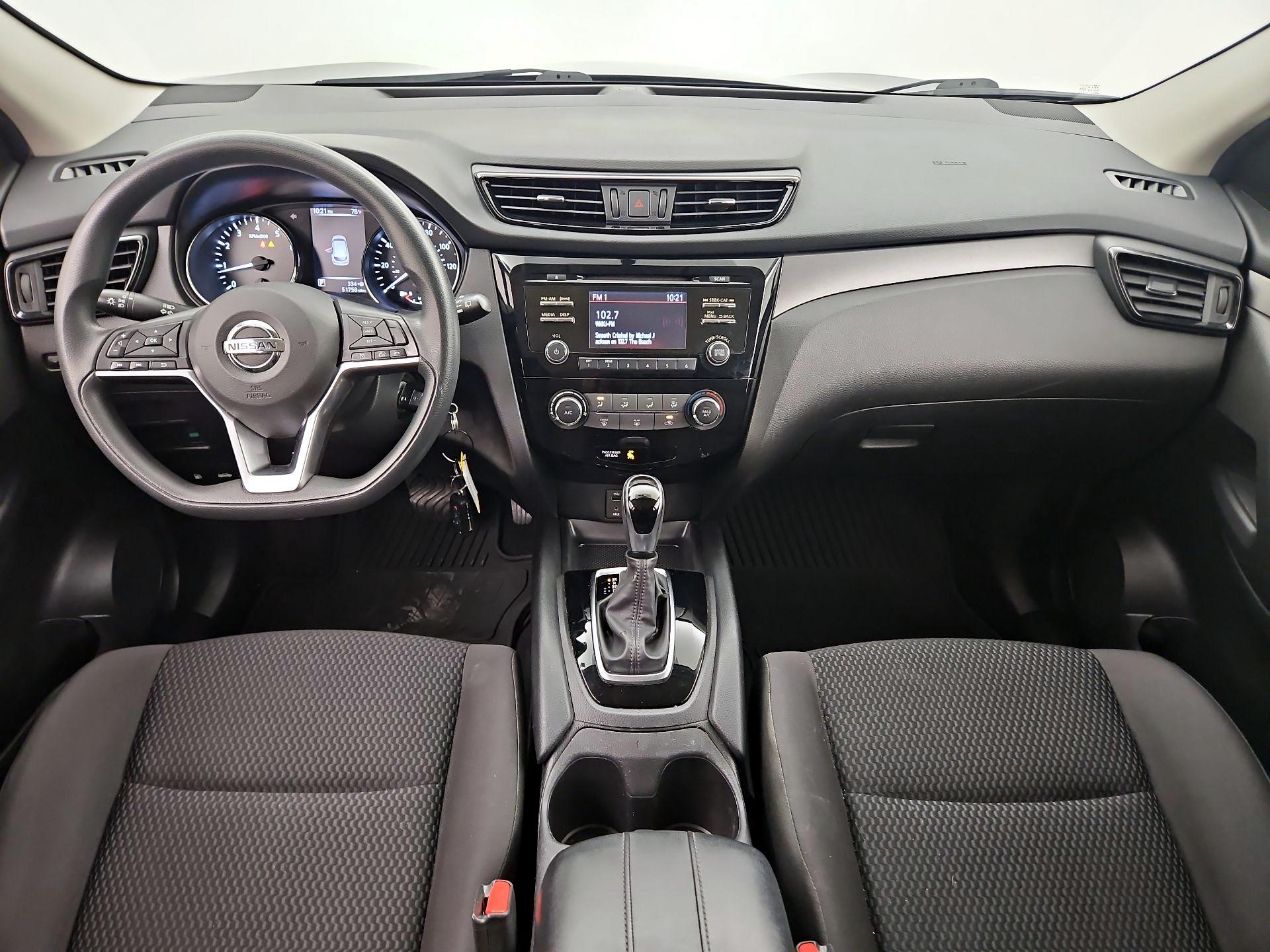 Thumbnail: 2017 Nissan Rogue Sport - 9