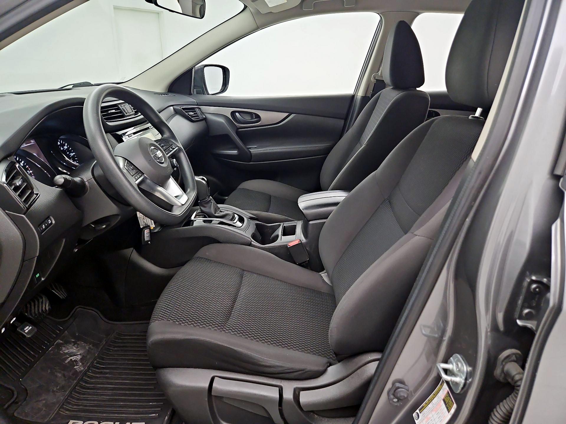 Thumbnail: 2017 Nissan Rogue Sport - 11