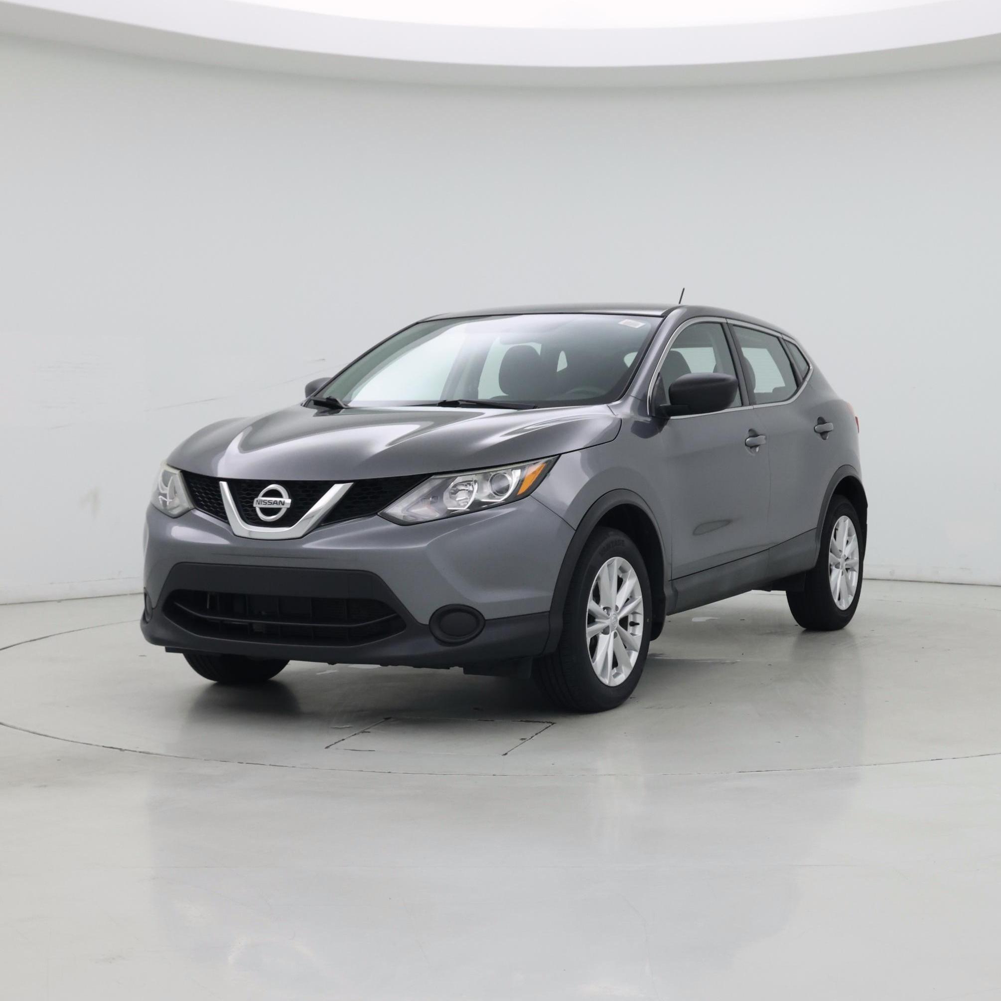 Thumbnail: 2017 Nissan Rogue Sport - 4