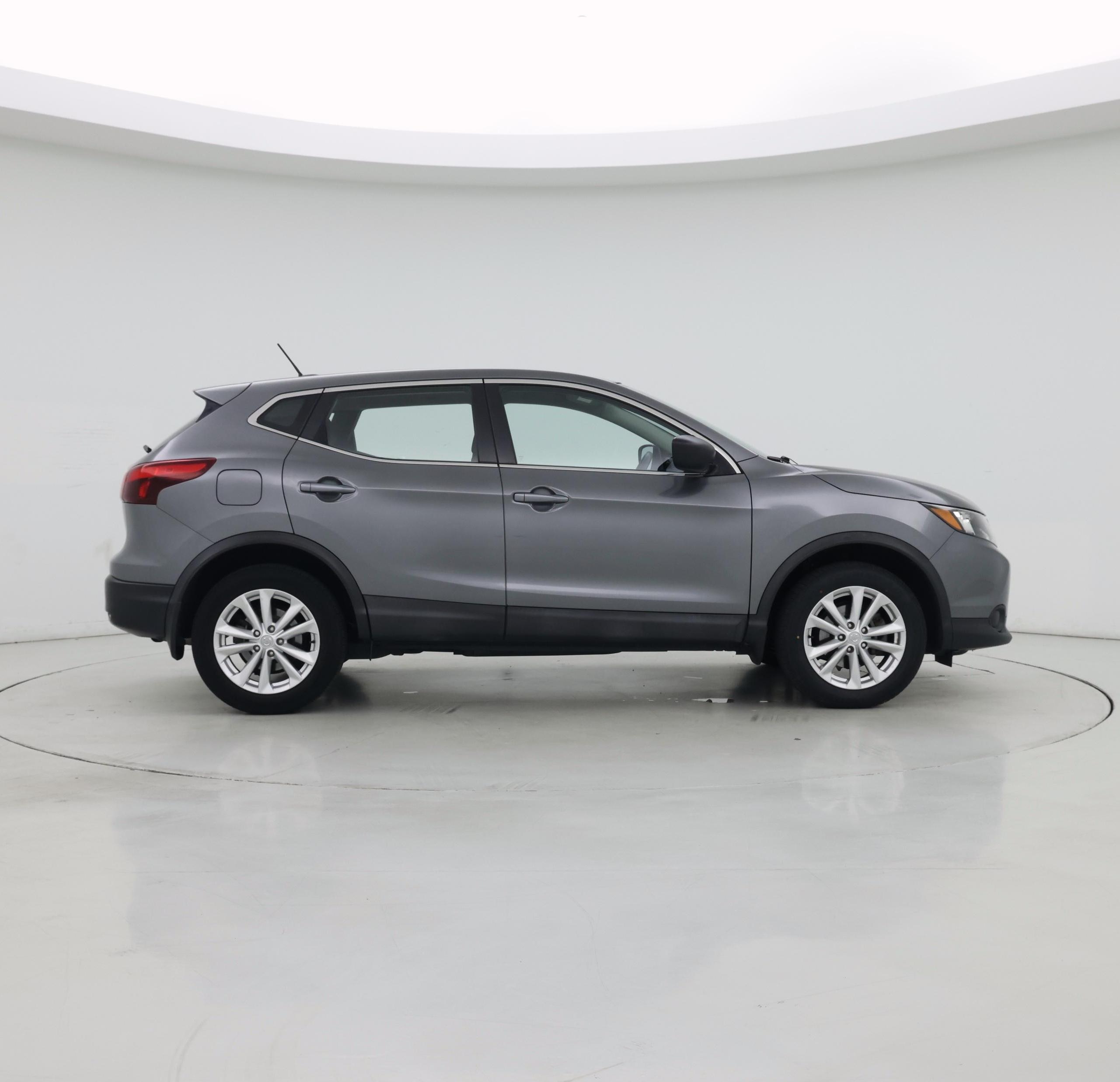 Thumbnail: 2017 Nissan Rogue Sport - 7