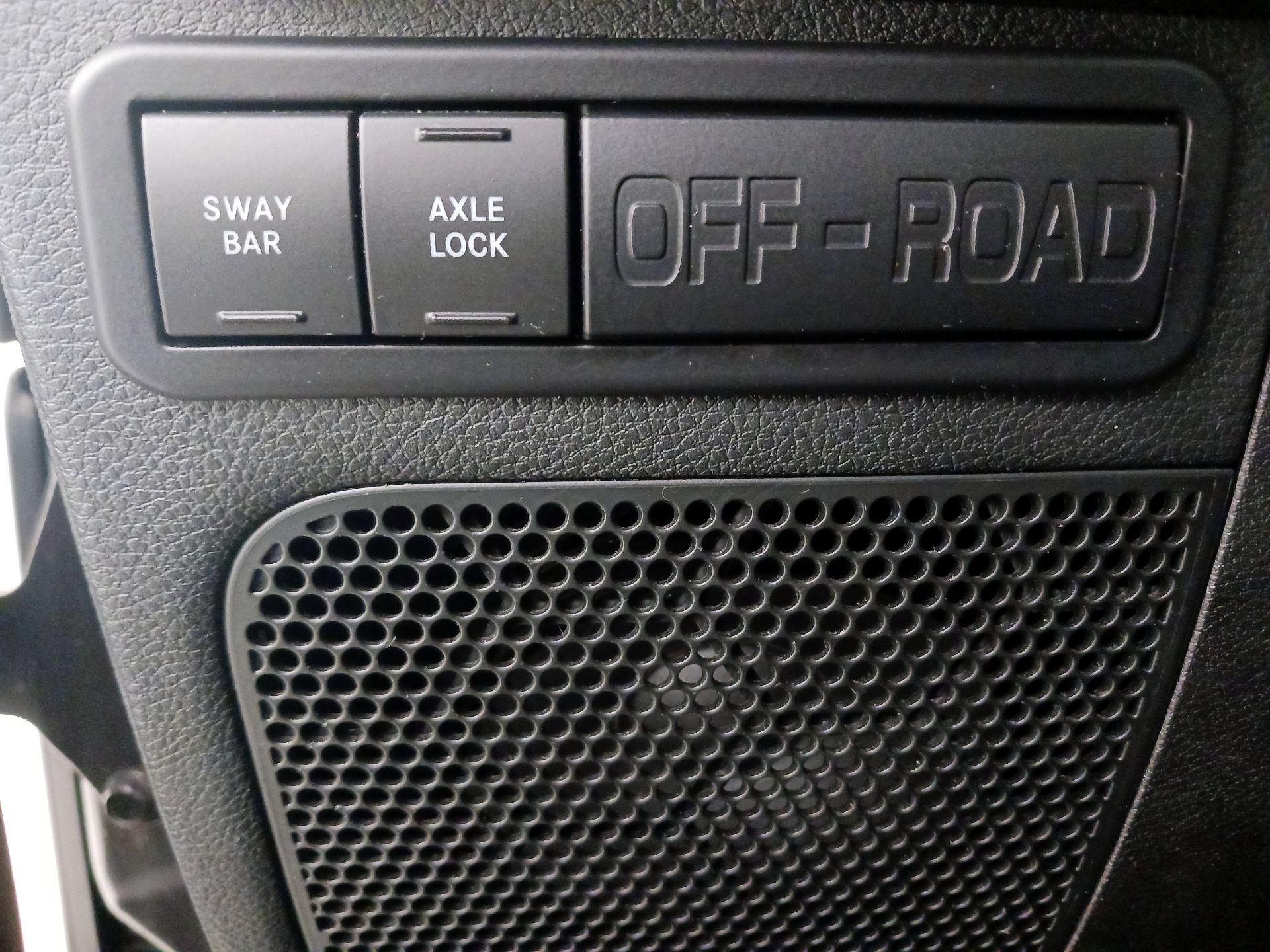 Thumbnail: 2018 Jeep Wrangler - 13