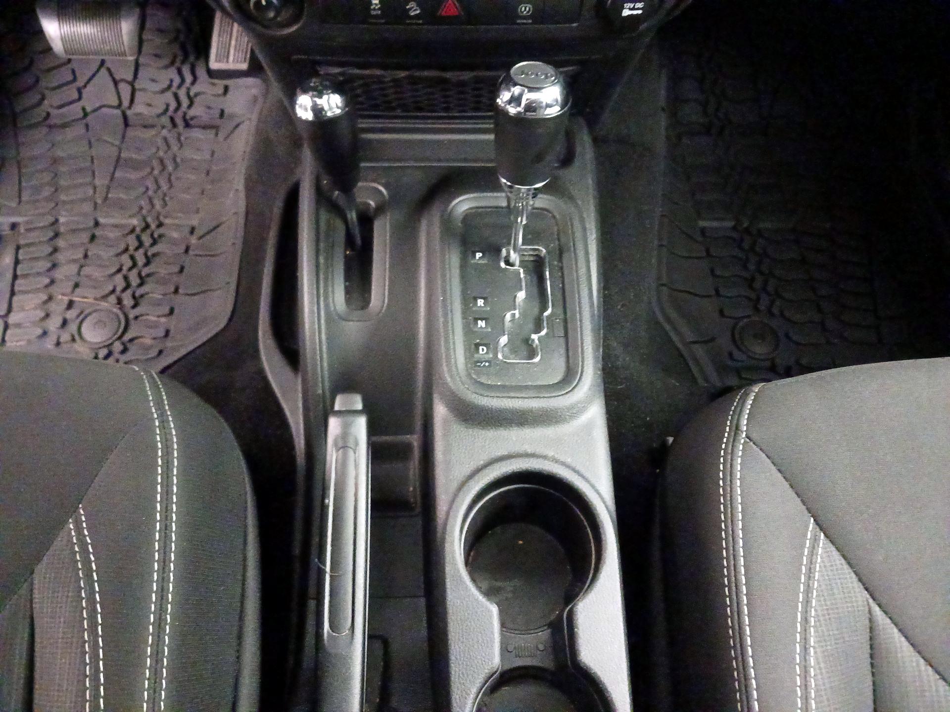 Thumbnail: 2018 Jeep Wrangler - 16