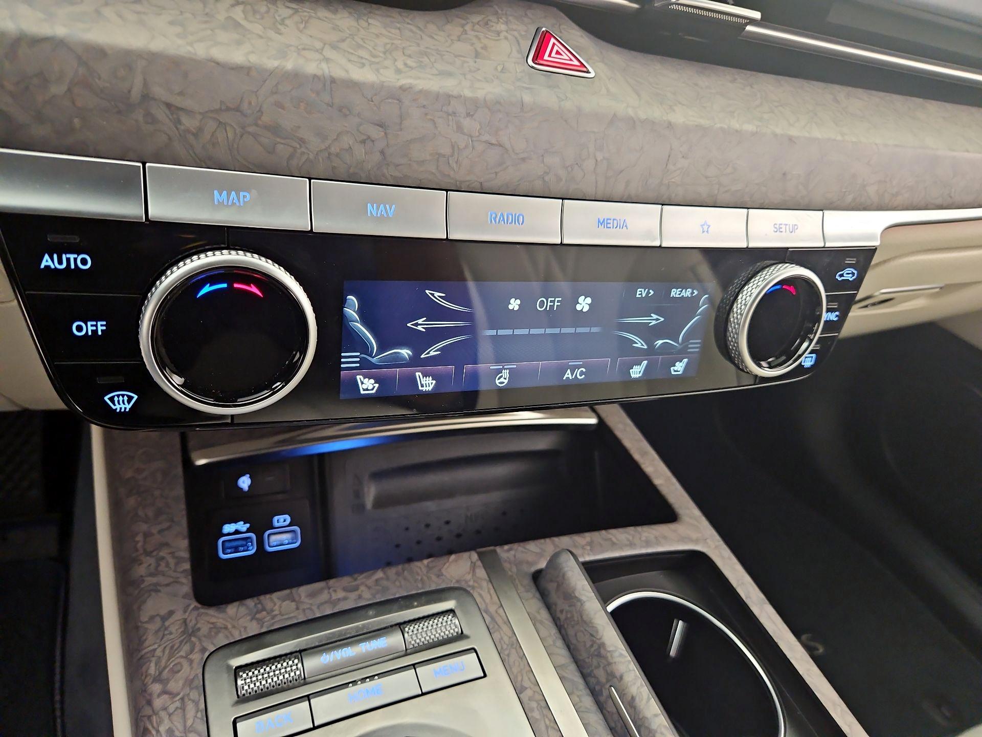 Thumbnail: 2023 Genesis G80 - 17