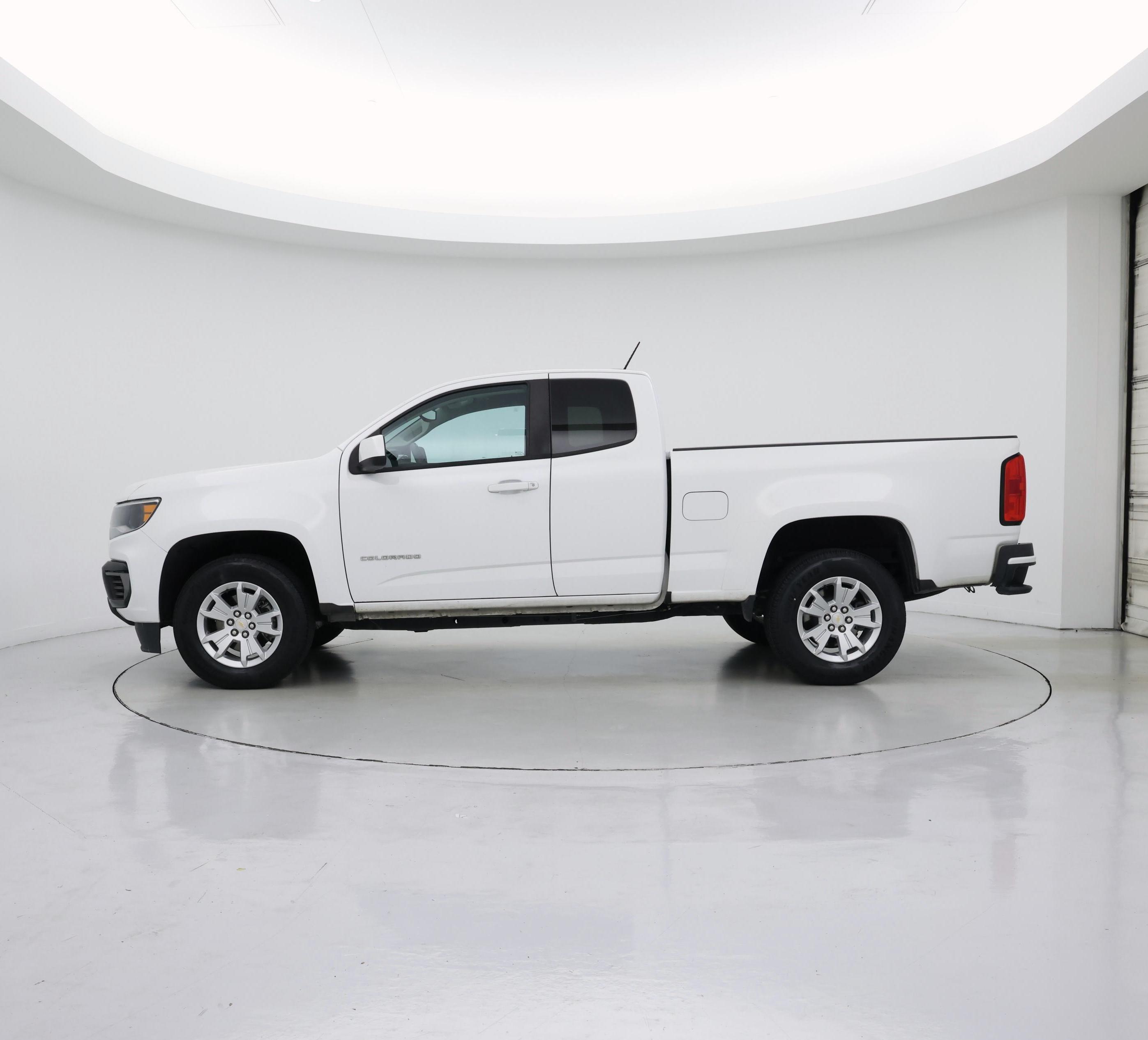 Thumbnail: 2021 Chevrolet Colorado - 3