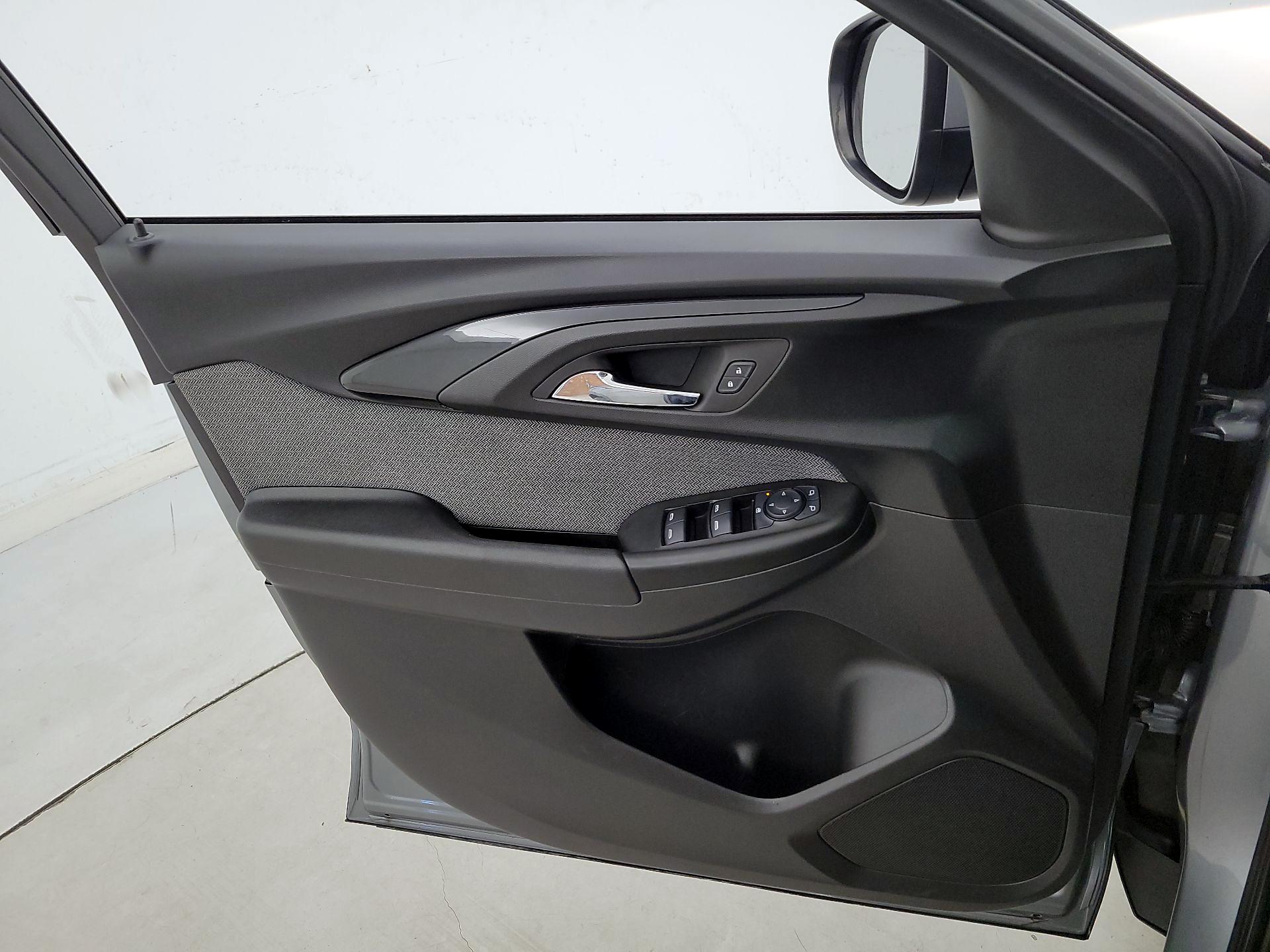 Thumbnail: 2023 Chevrolet TrailBlazer - 12