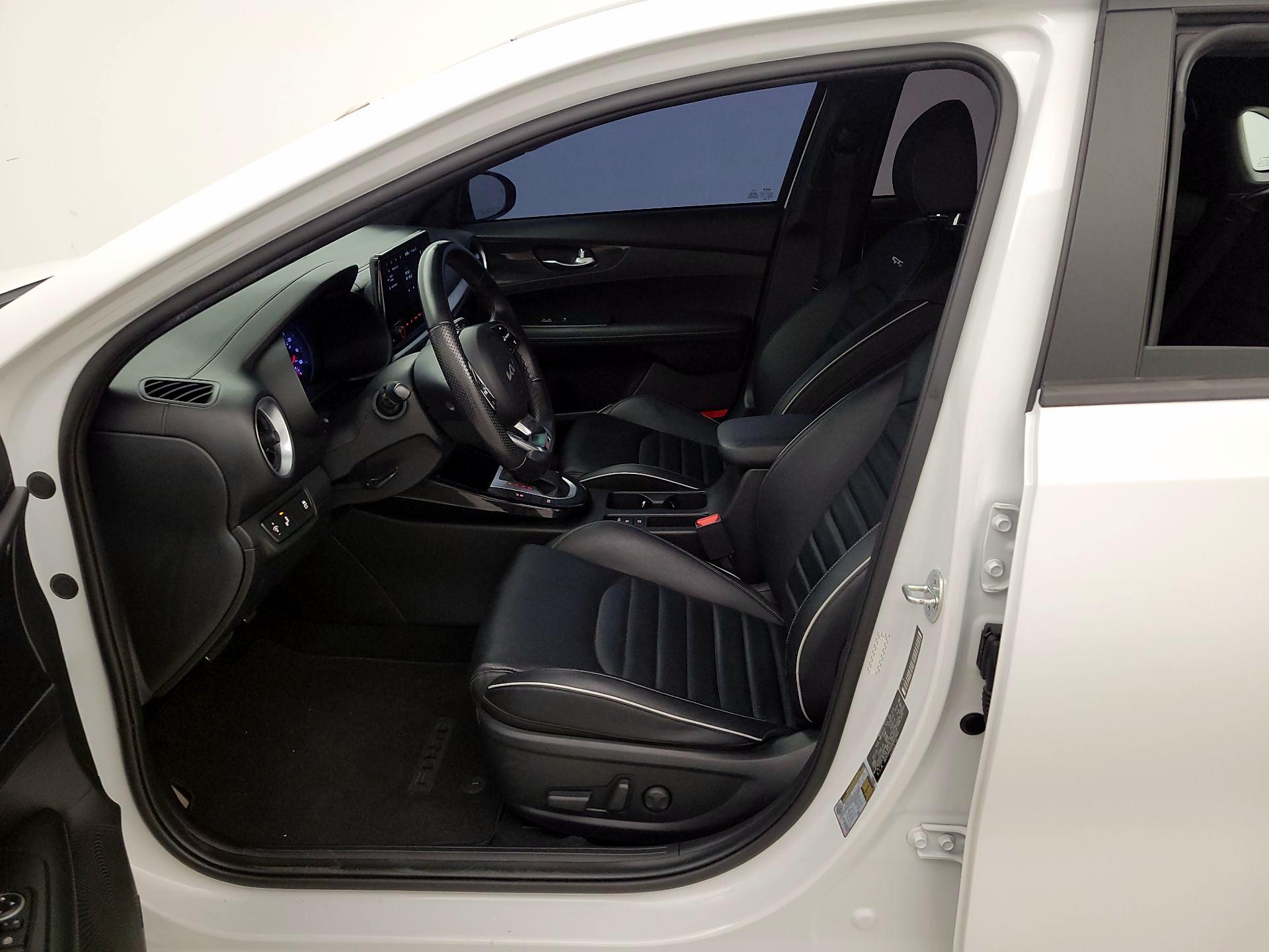 Thumbnail: 2023 Kia Forte - 11