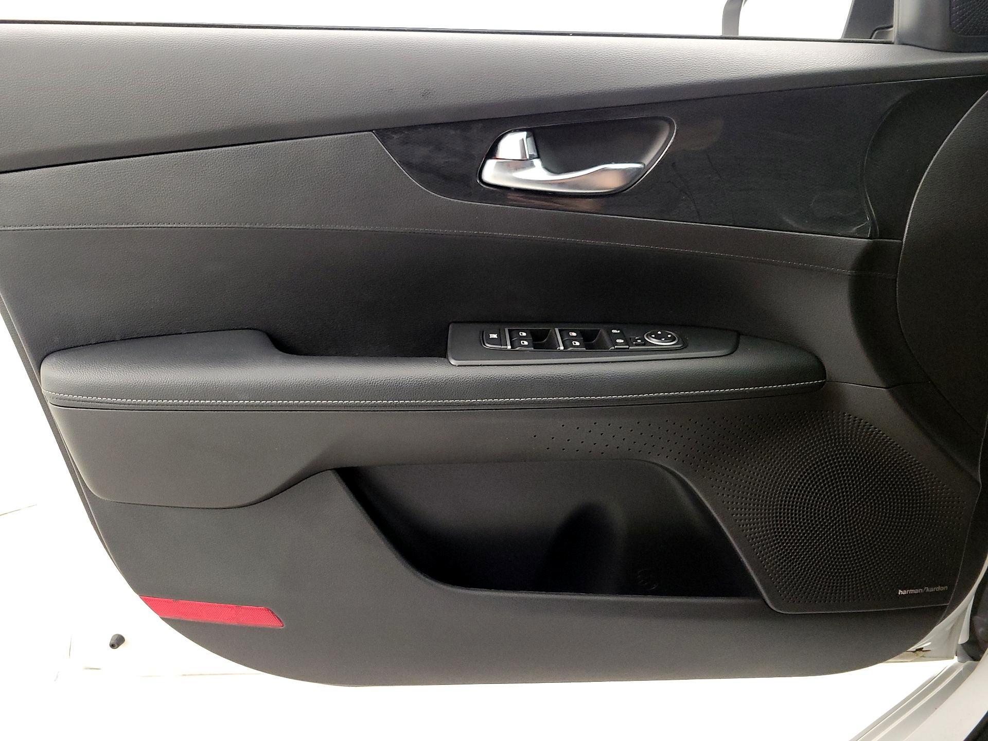 Thumbnail: 2023 Kia Forte - 12