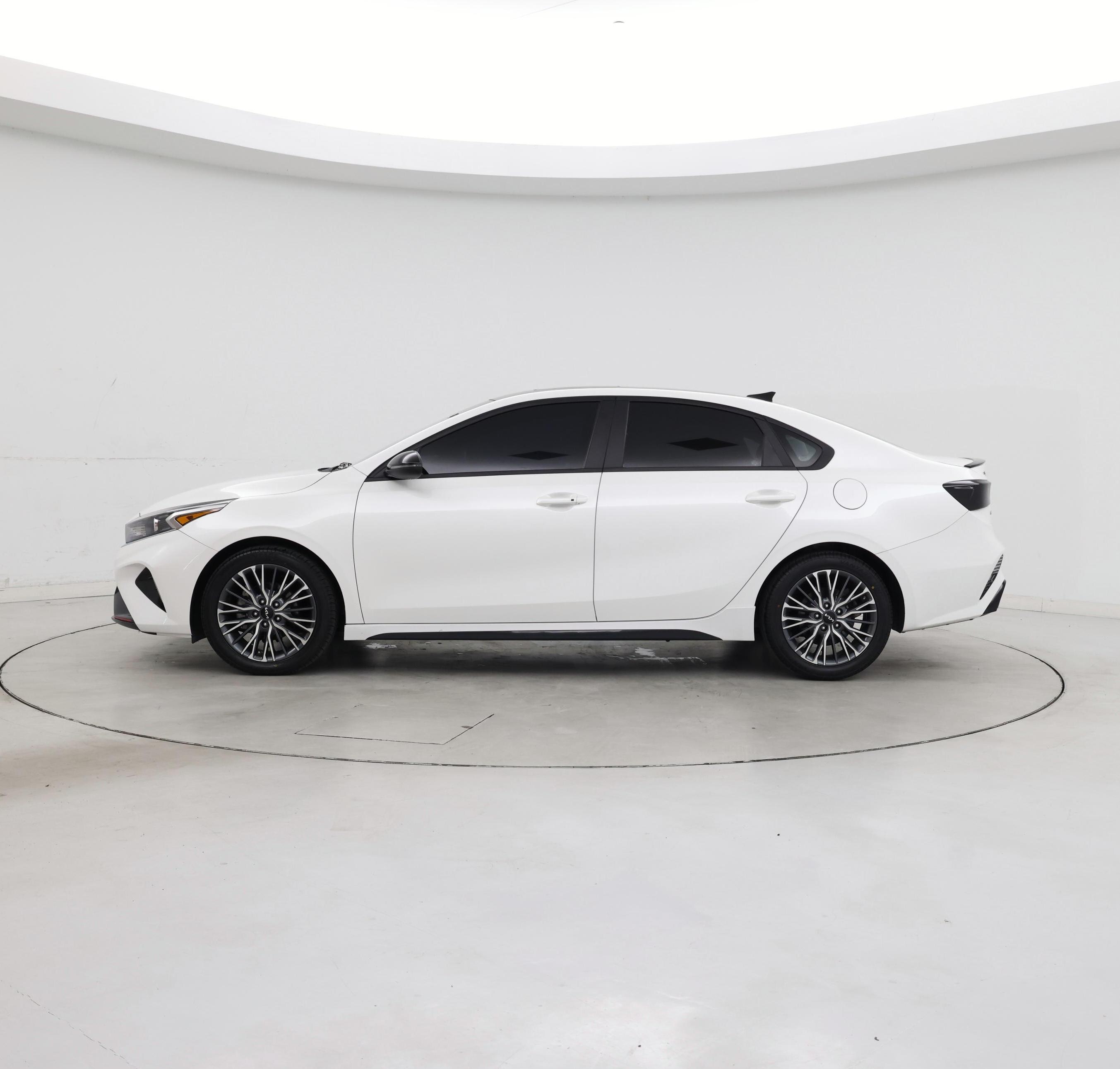 Thumbnail: 2023 Kia Forte - 3