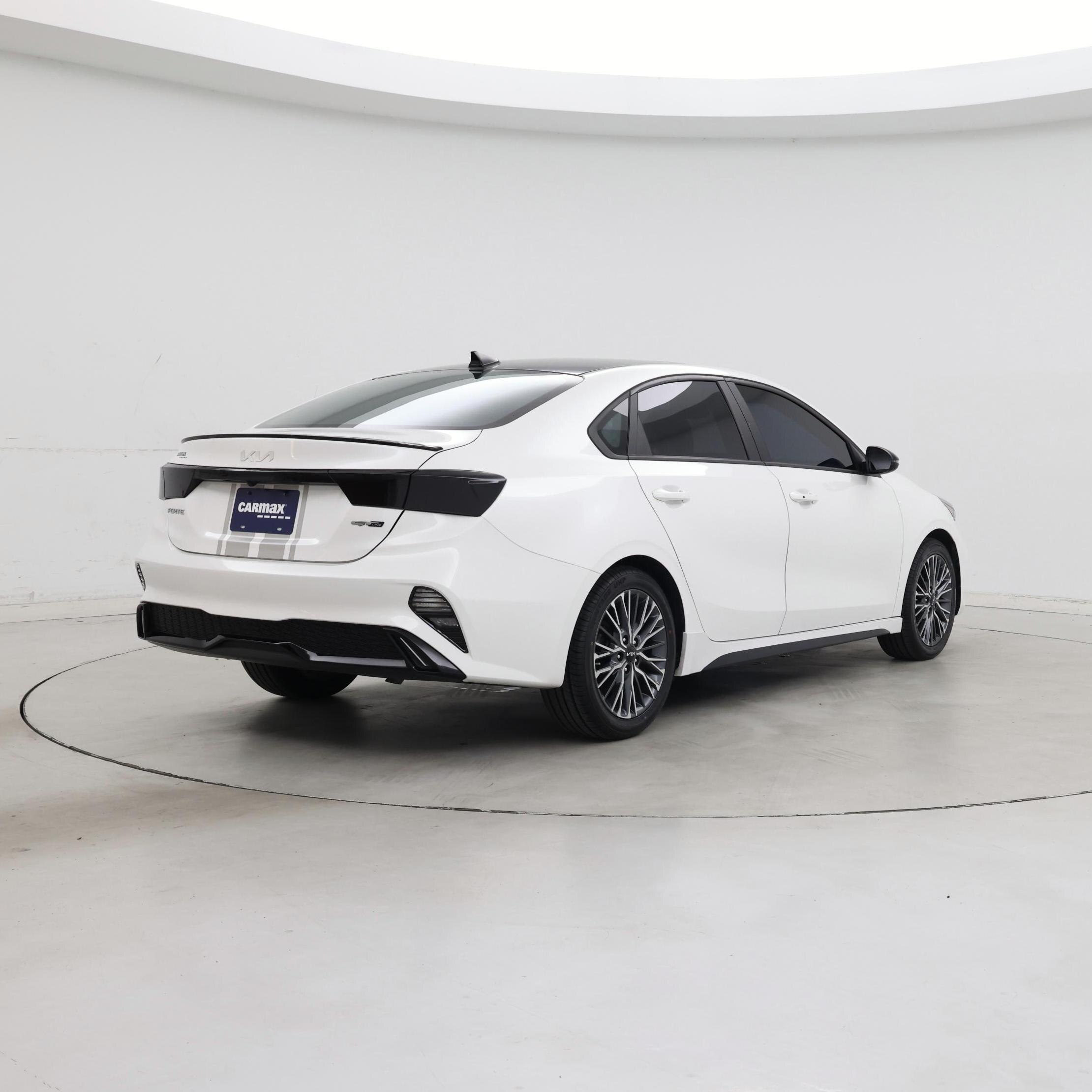 Thumbnail: 2023 Kia Forte - 8