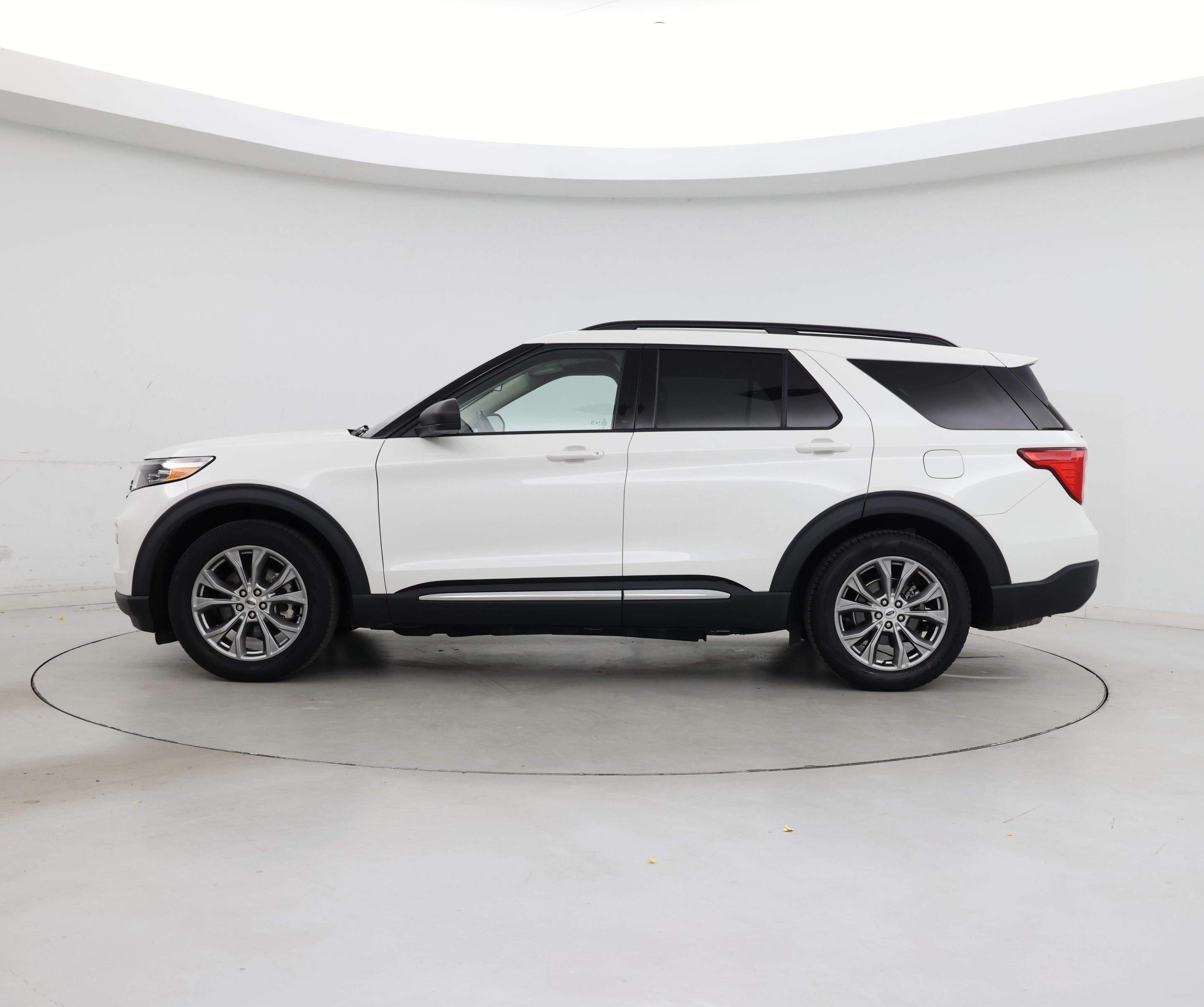 Thumbnail: 2022 Ford Explorer - 3