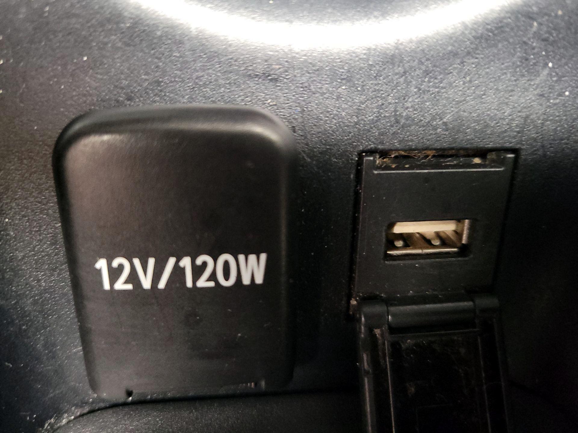 Thumbnail: 2022 Toyota Prius - 18