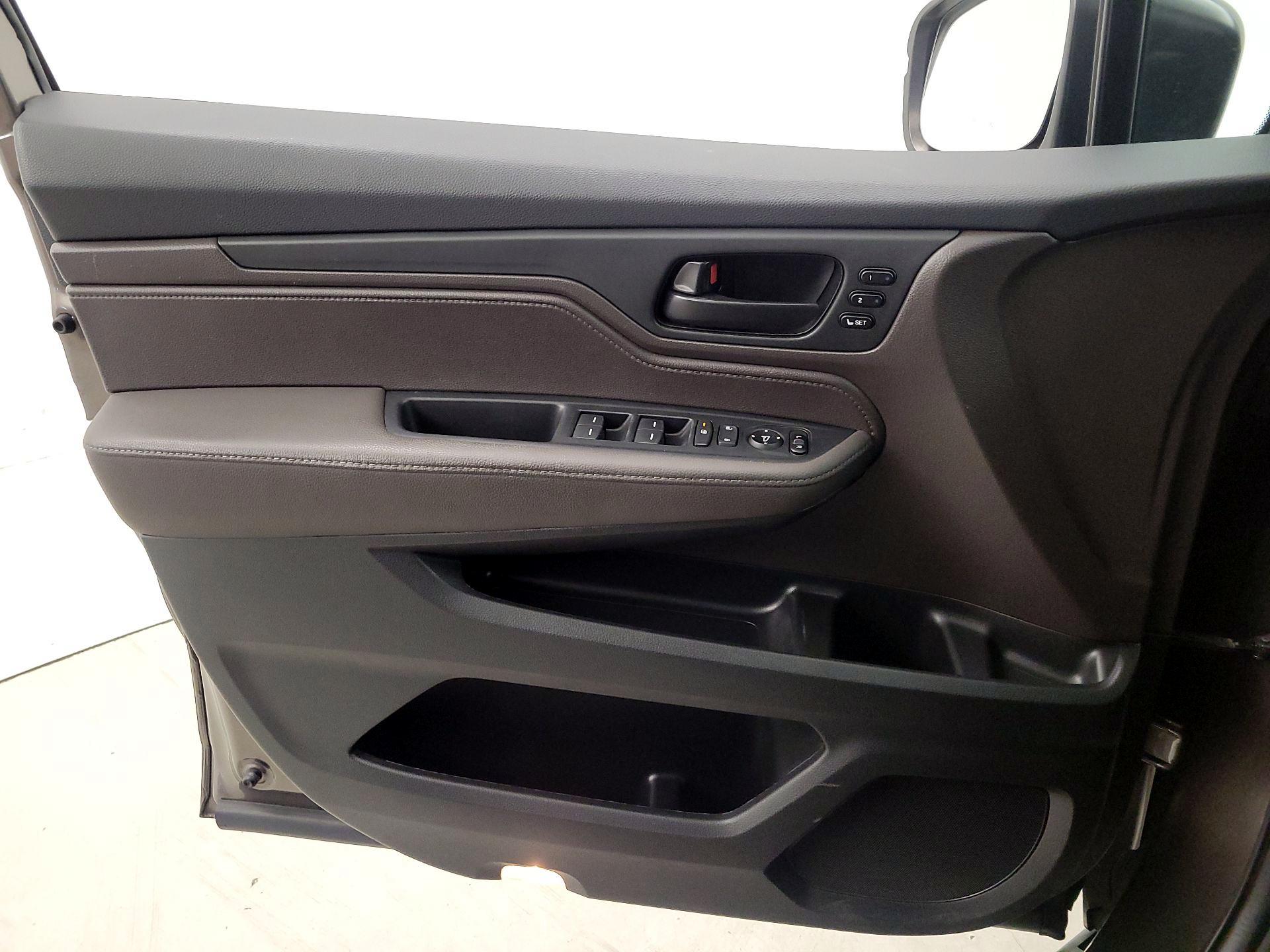 Thumbnail: 2021 Honda Odyssey - 12