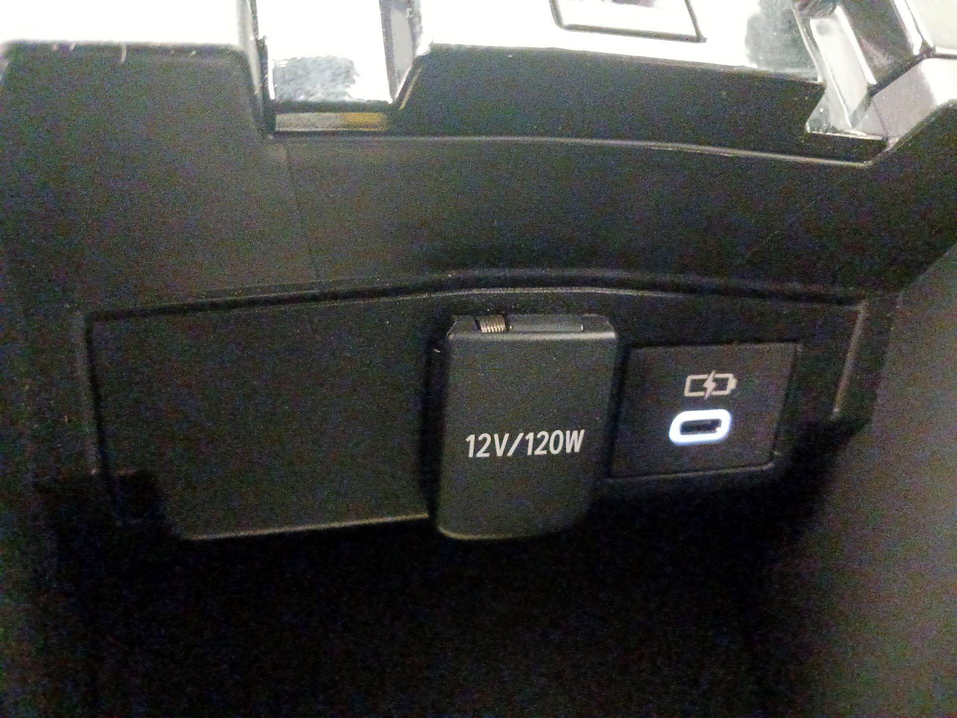 Thumbnail: 2023 Toyota Corolla - 18