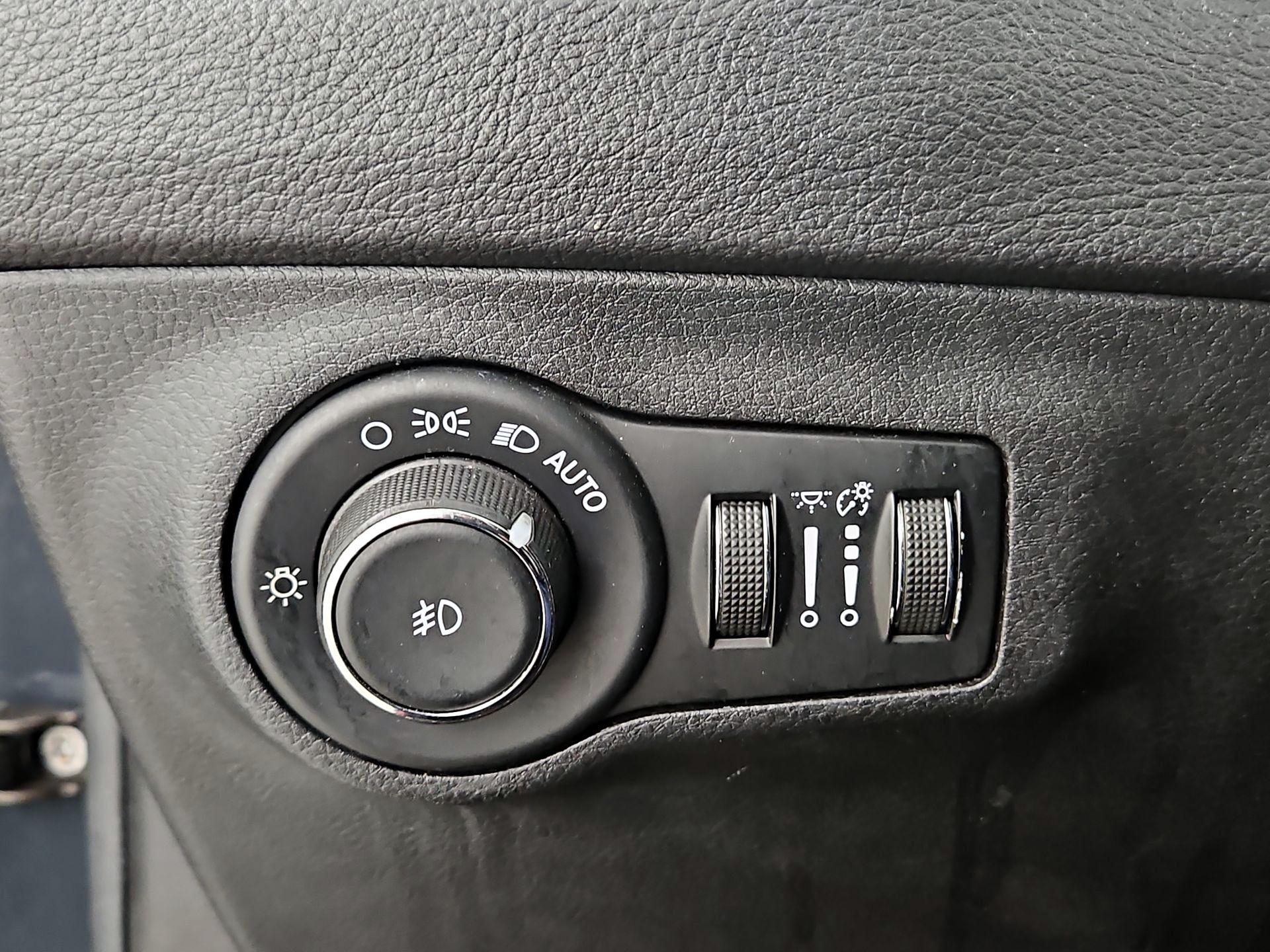 Thumbnail: 2018 Jeep Compass - 13