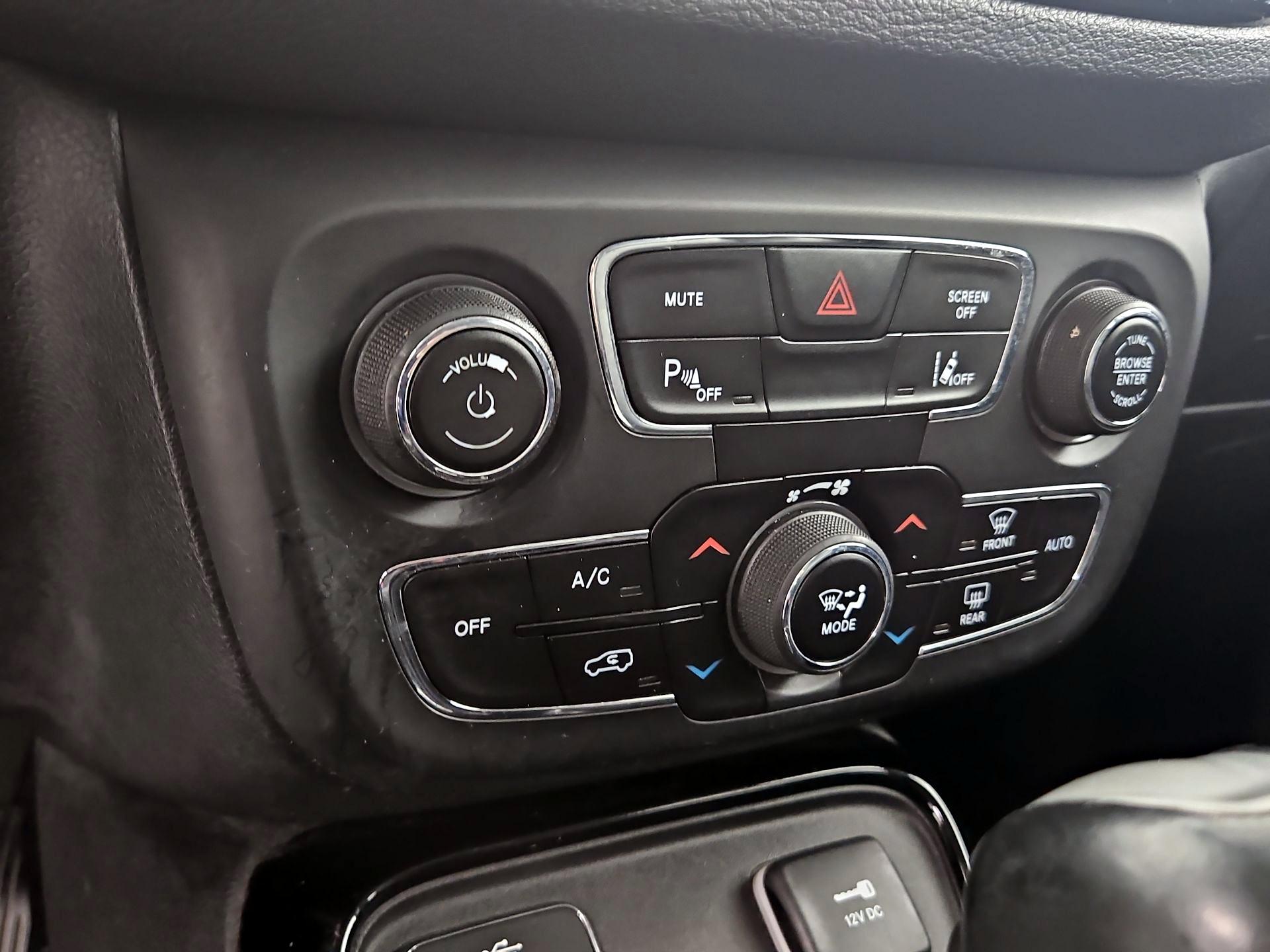 Thumbnail: 2018 Jeep Compass - 17