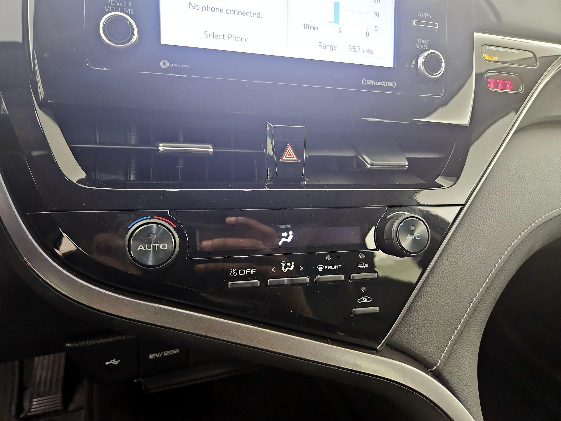 Thumbnail: 2021 Toyota Camry - 16