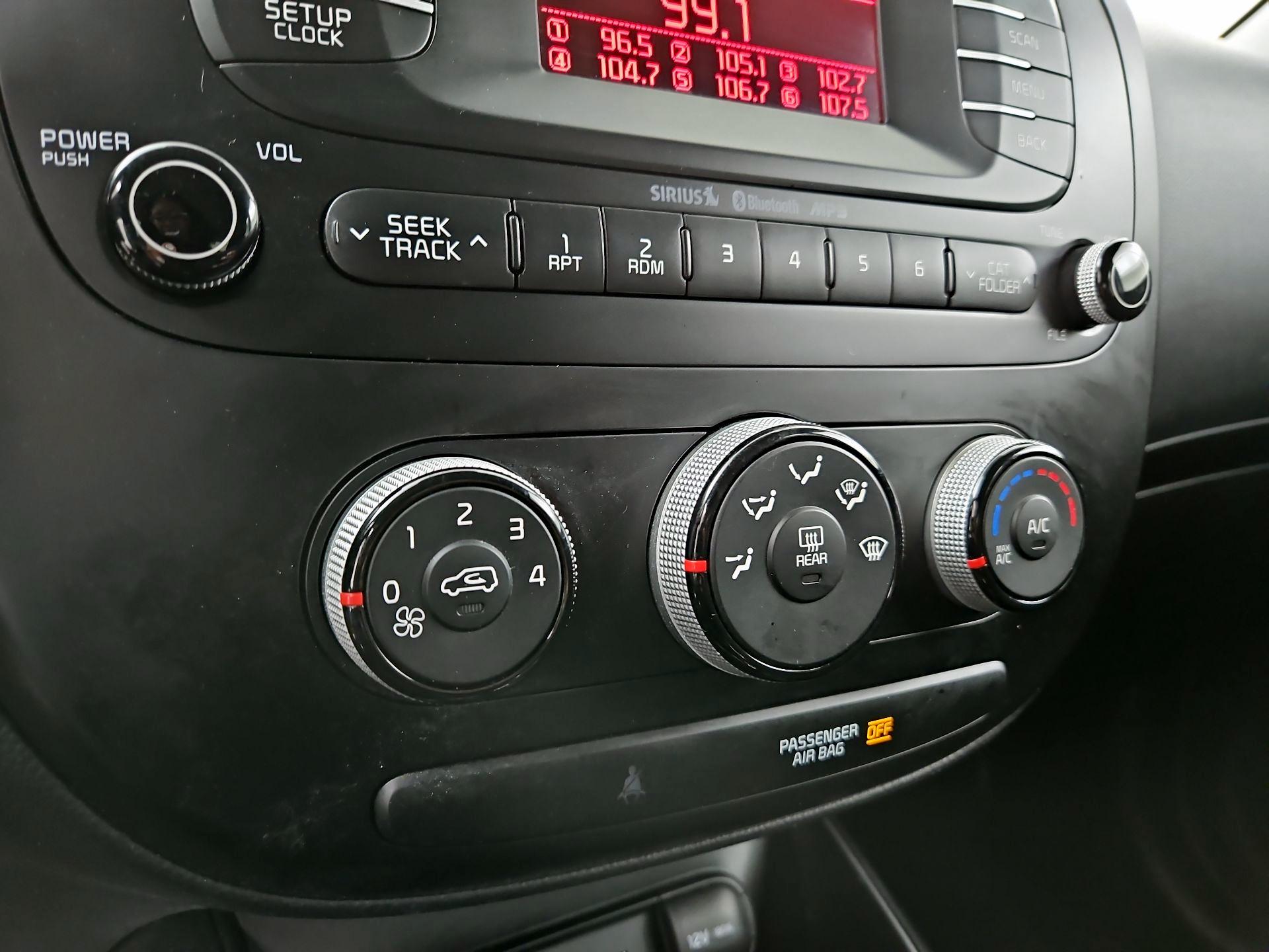 Thumbnail: 2015 Kia Soul - 15