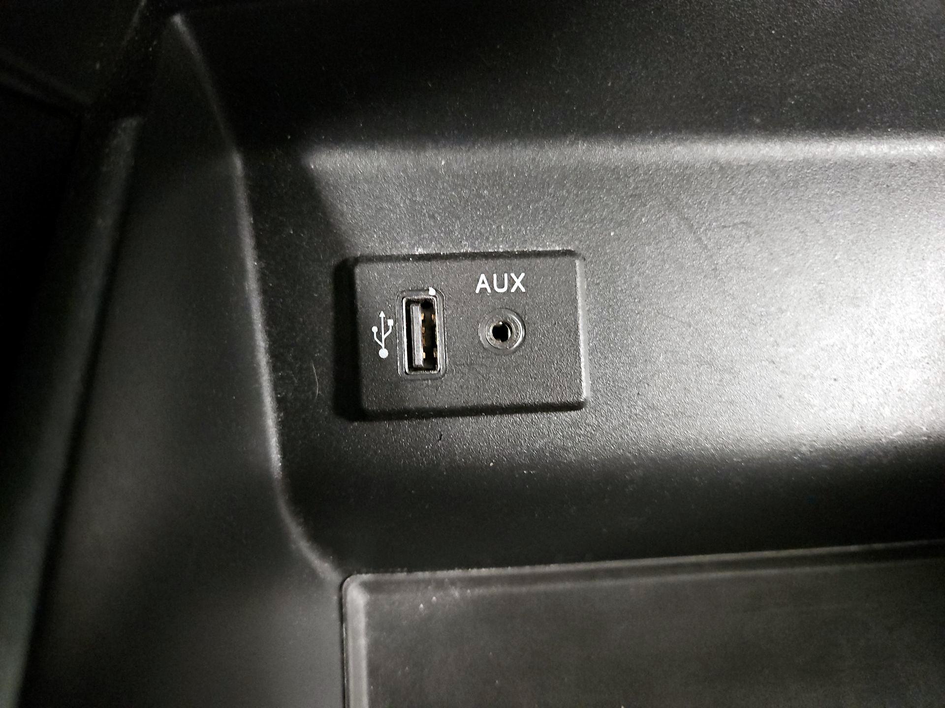 Thumbnail: 2017 Nissan Altima - 18