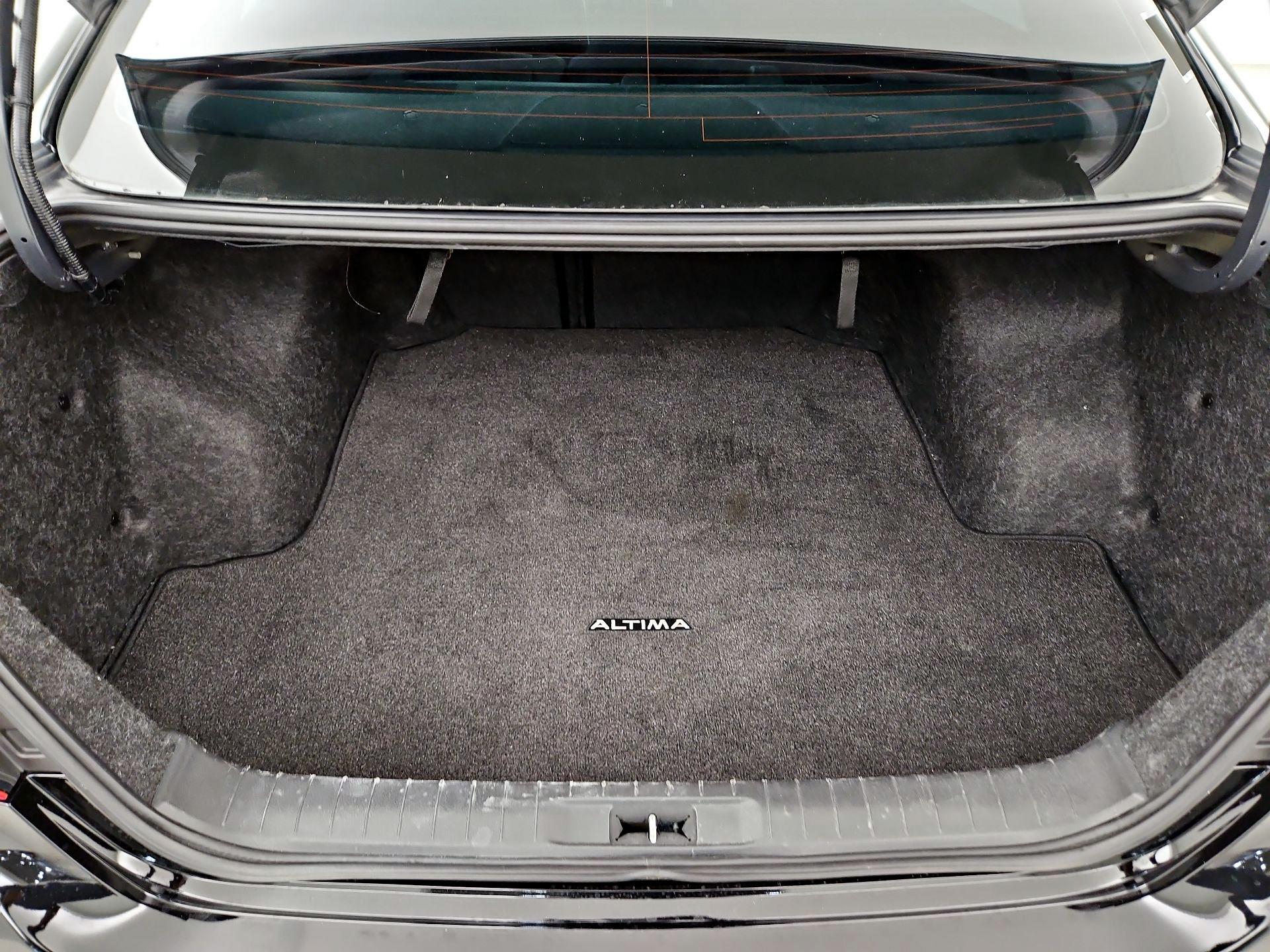 Thumbnail: 2017 Nissan Altima - 20