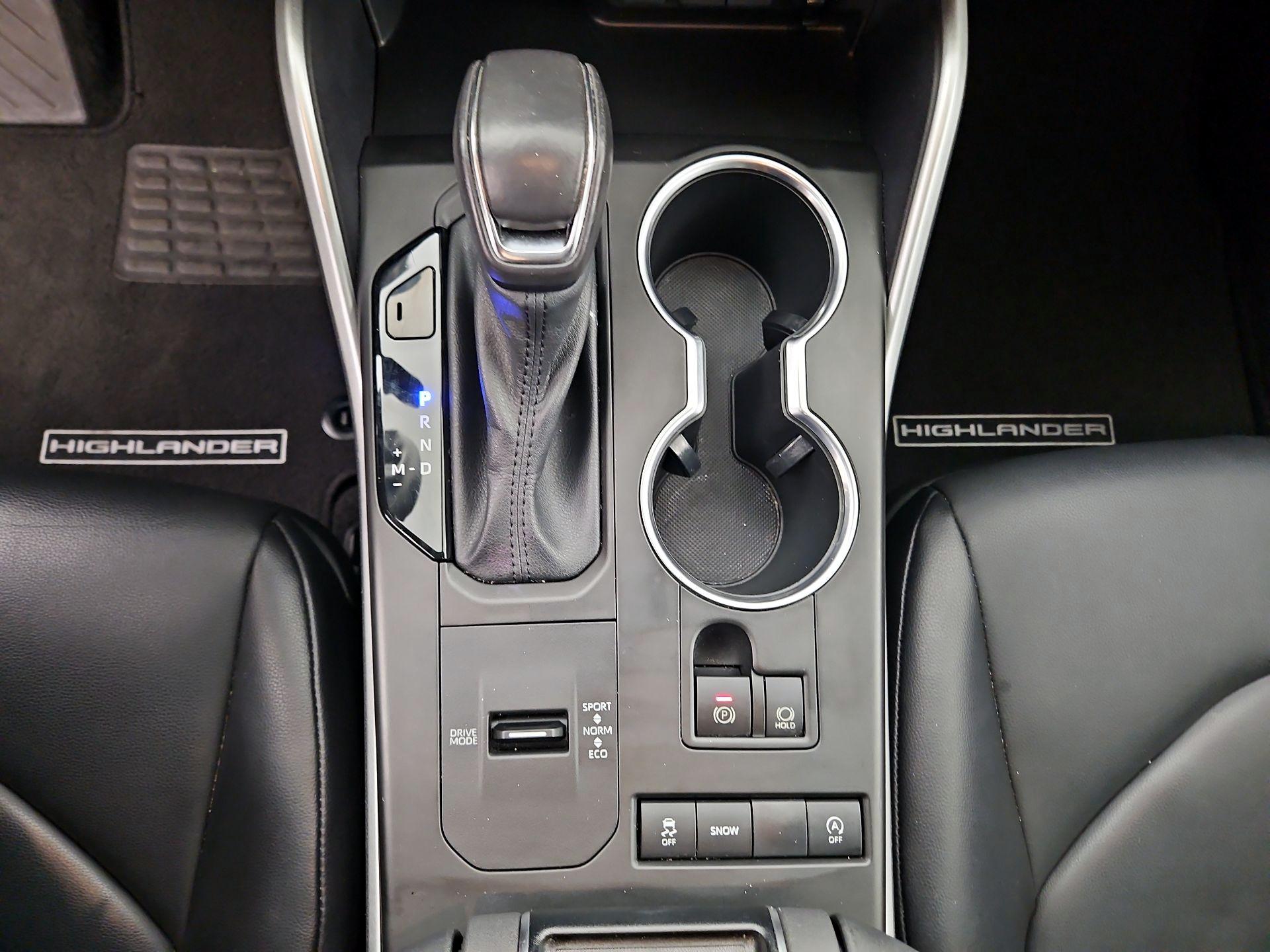 Thumbnail: 2020 Toyota Highlander - 17