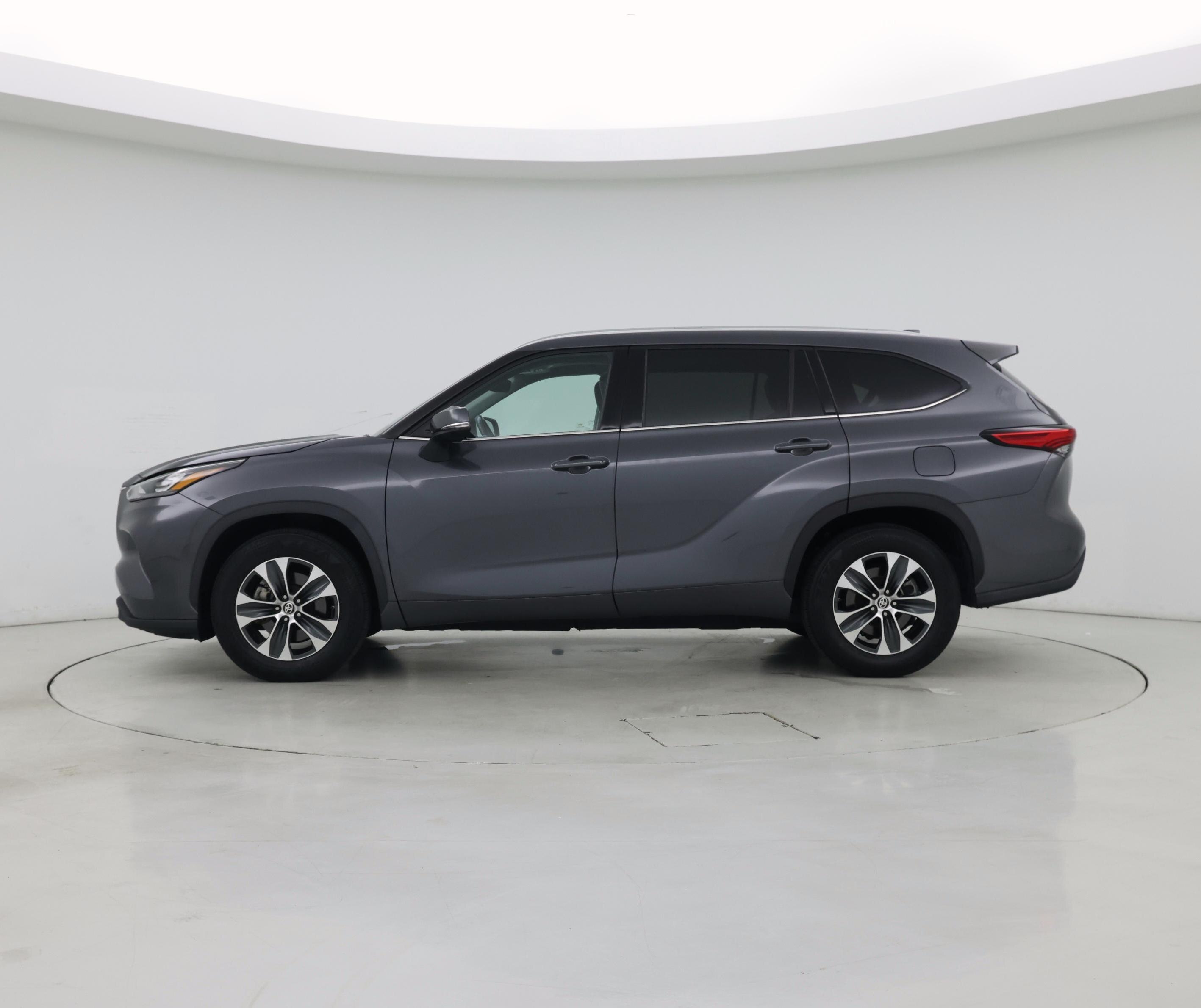 Thumbnail: 2020 Toyota Highlander - 3