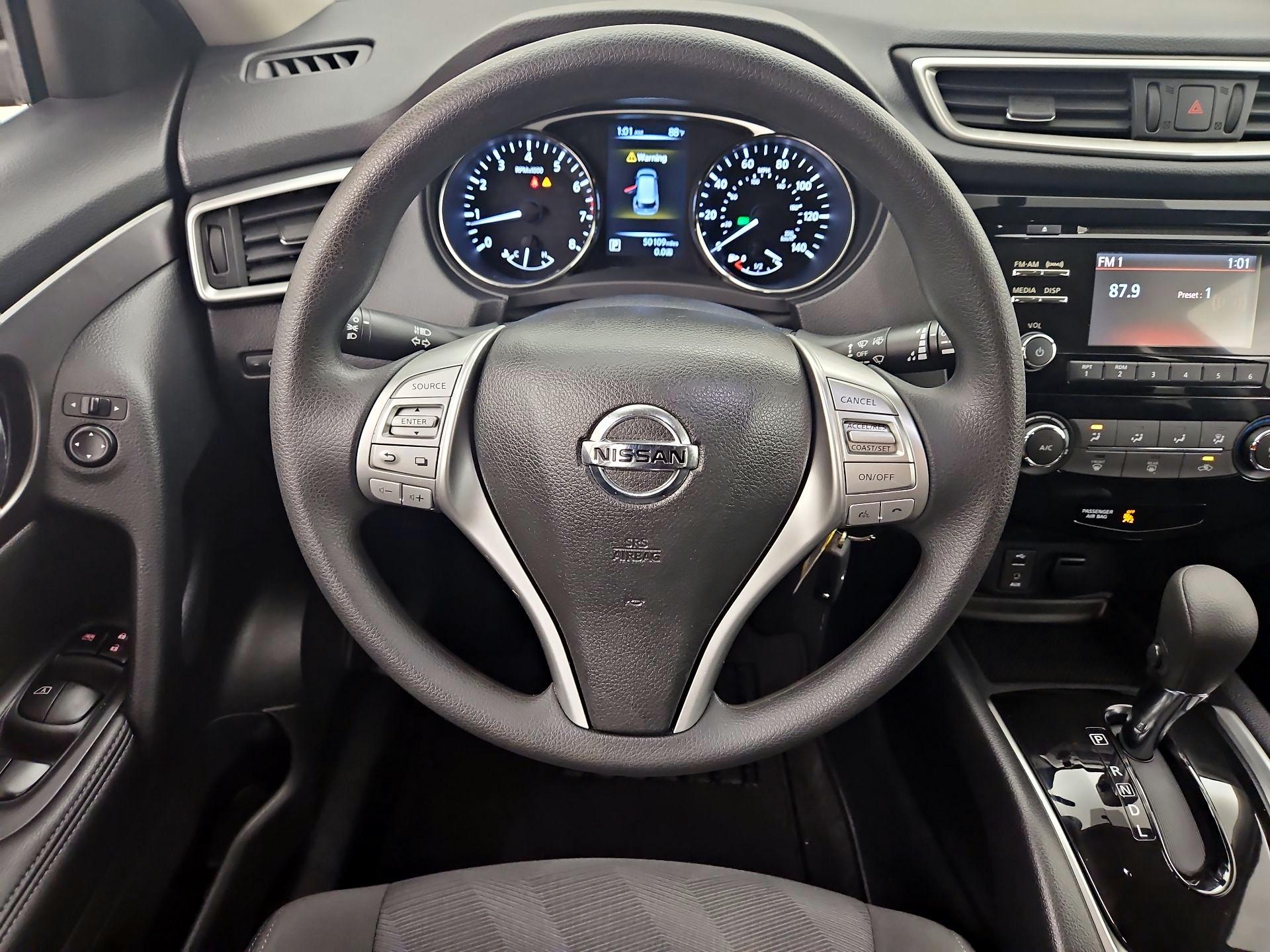 Thumbnail: 2016 Nissan Rogue - 10