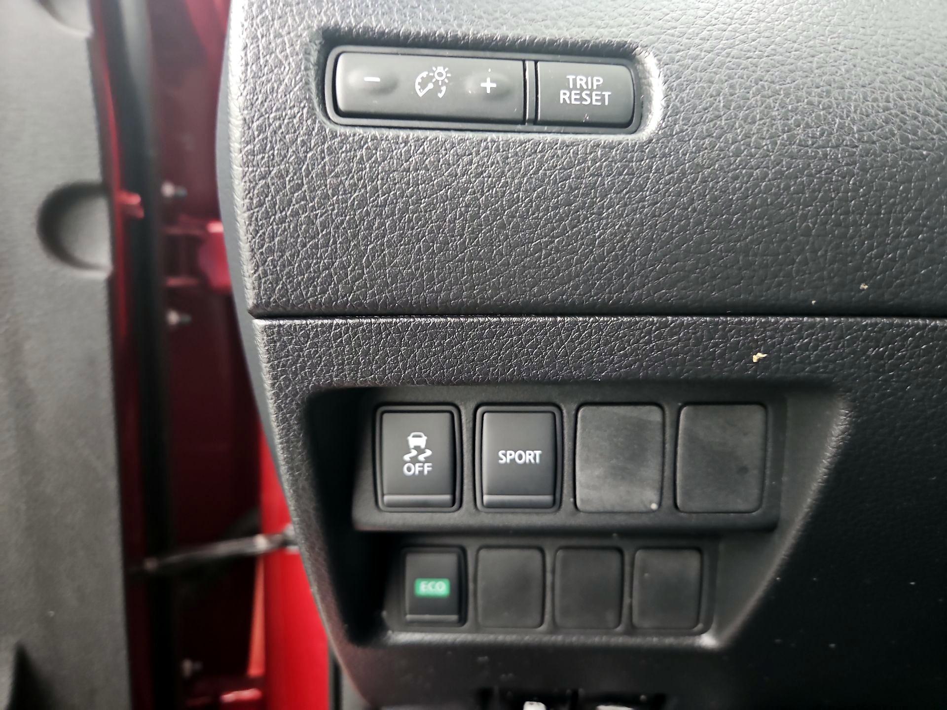 Thumbnail: 2016 Nissan Rogue - 13