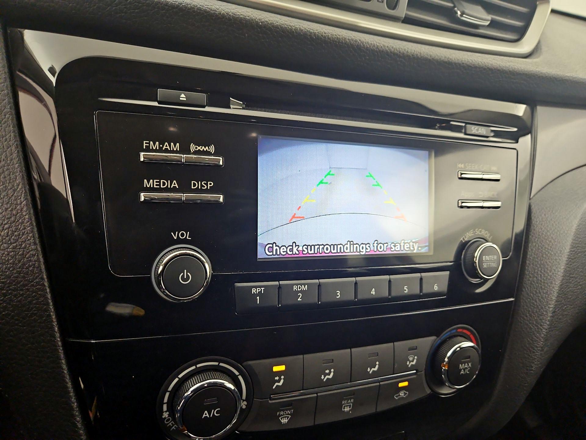 Thumbnail: 2016 Nissan Rogue - 14