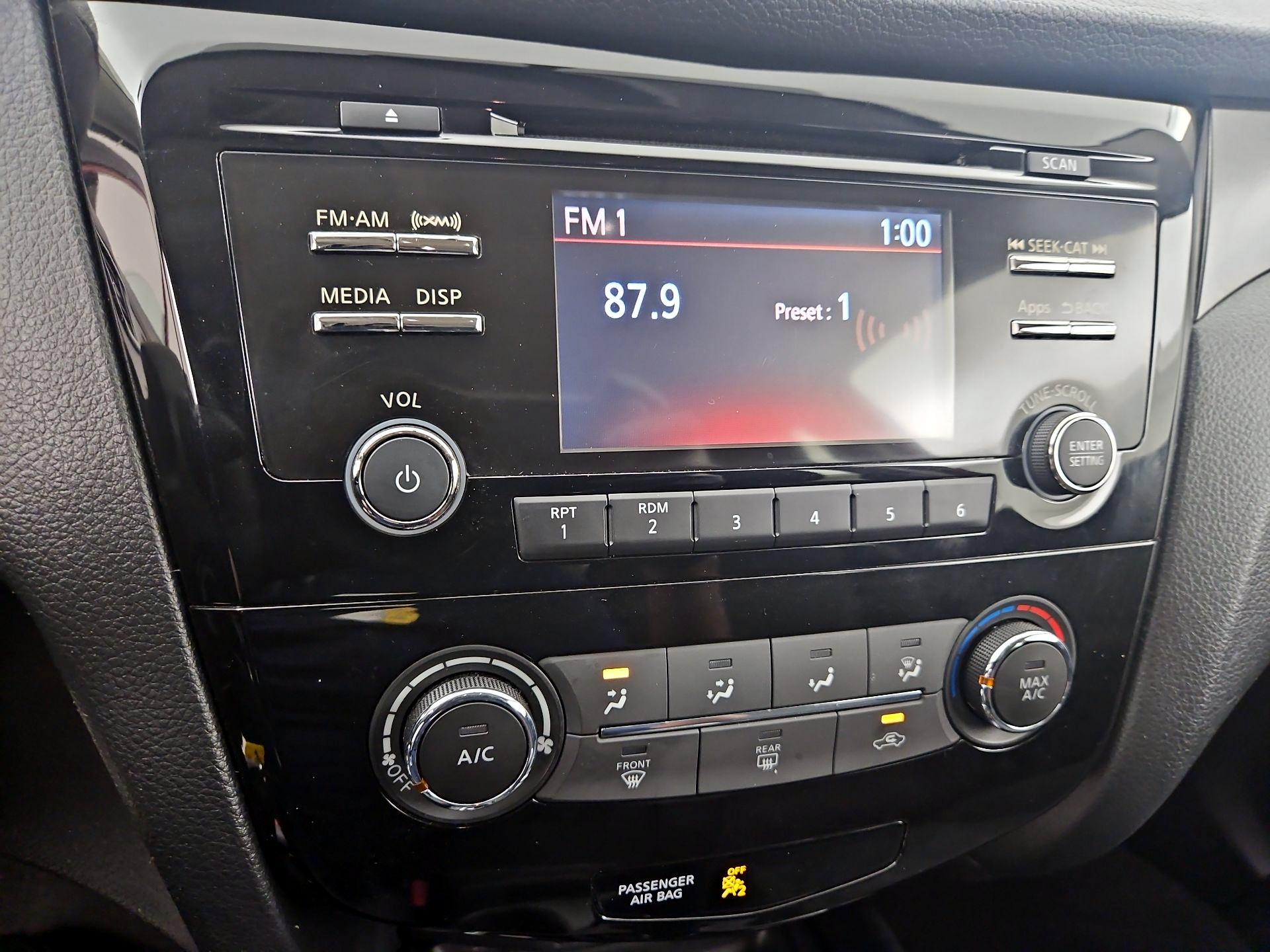 Thumbnail: 2016 Nissan Rogue - 15