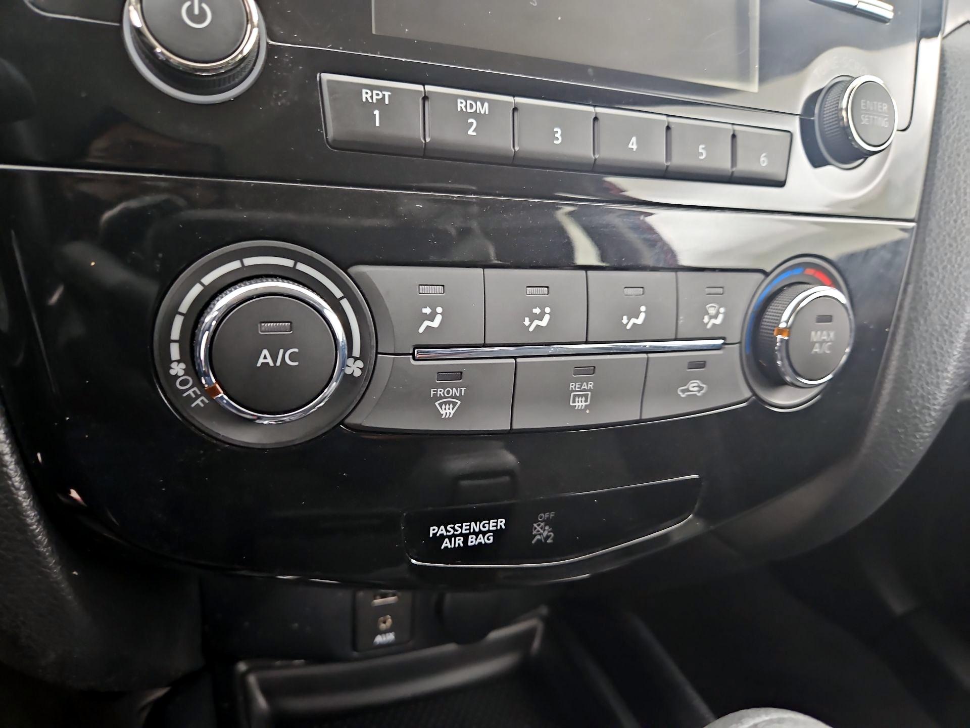 Thumbnail: 2016 Nissan Rogue - 16