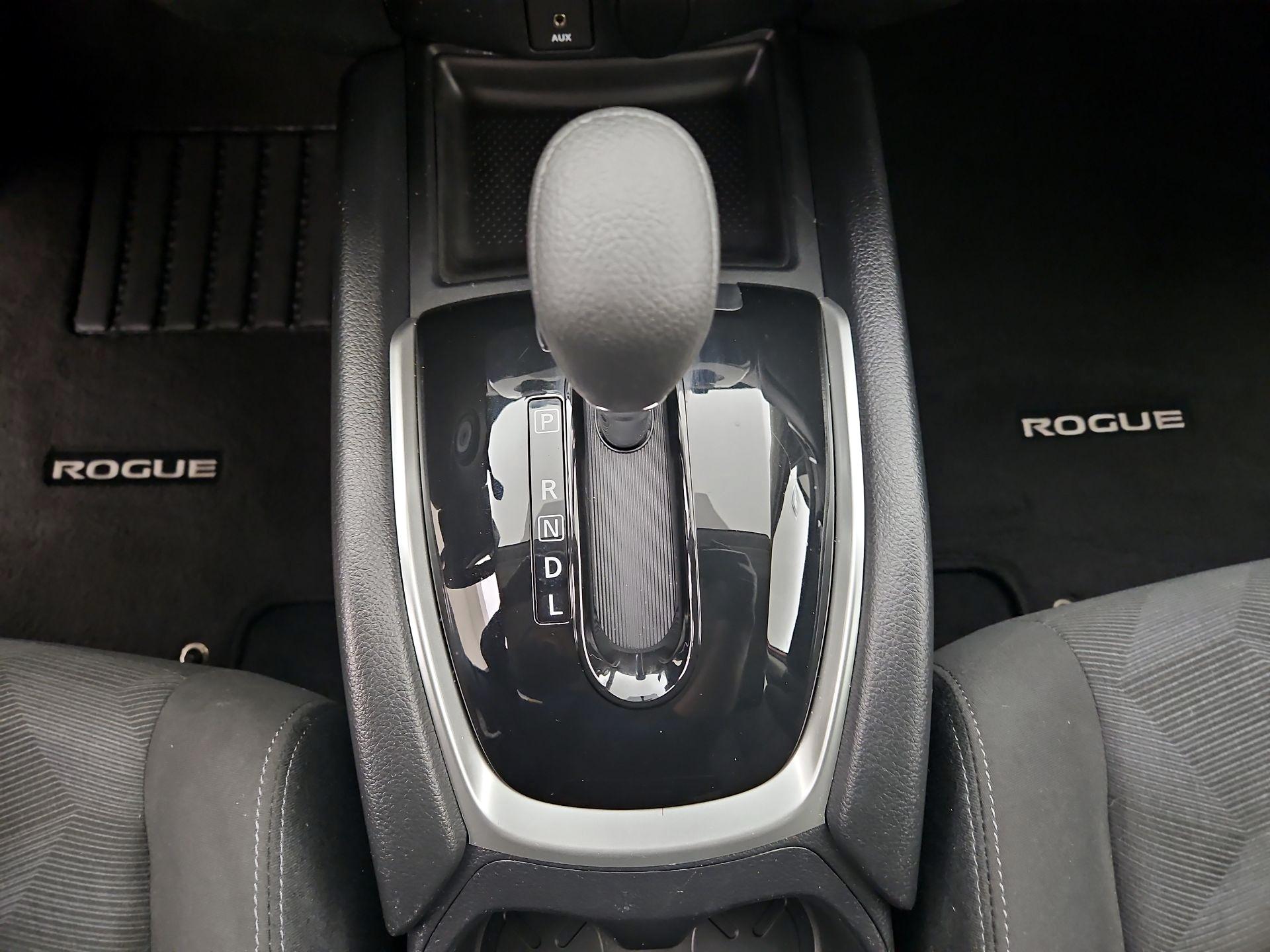 Thumbnail: 2016 Nissan Rogue - 17