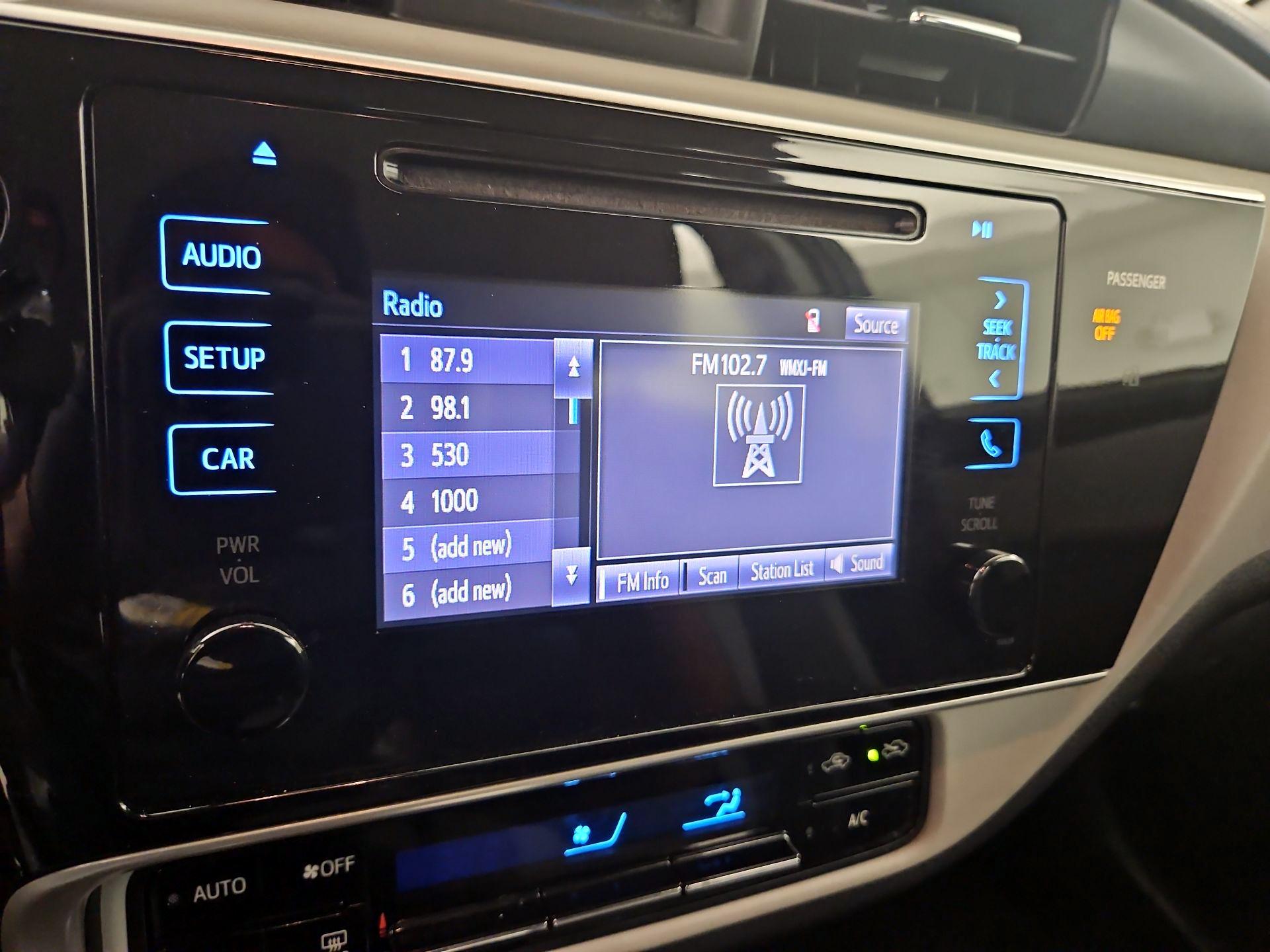 Thumbnail: 2017 Toyota Corolla - 15