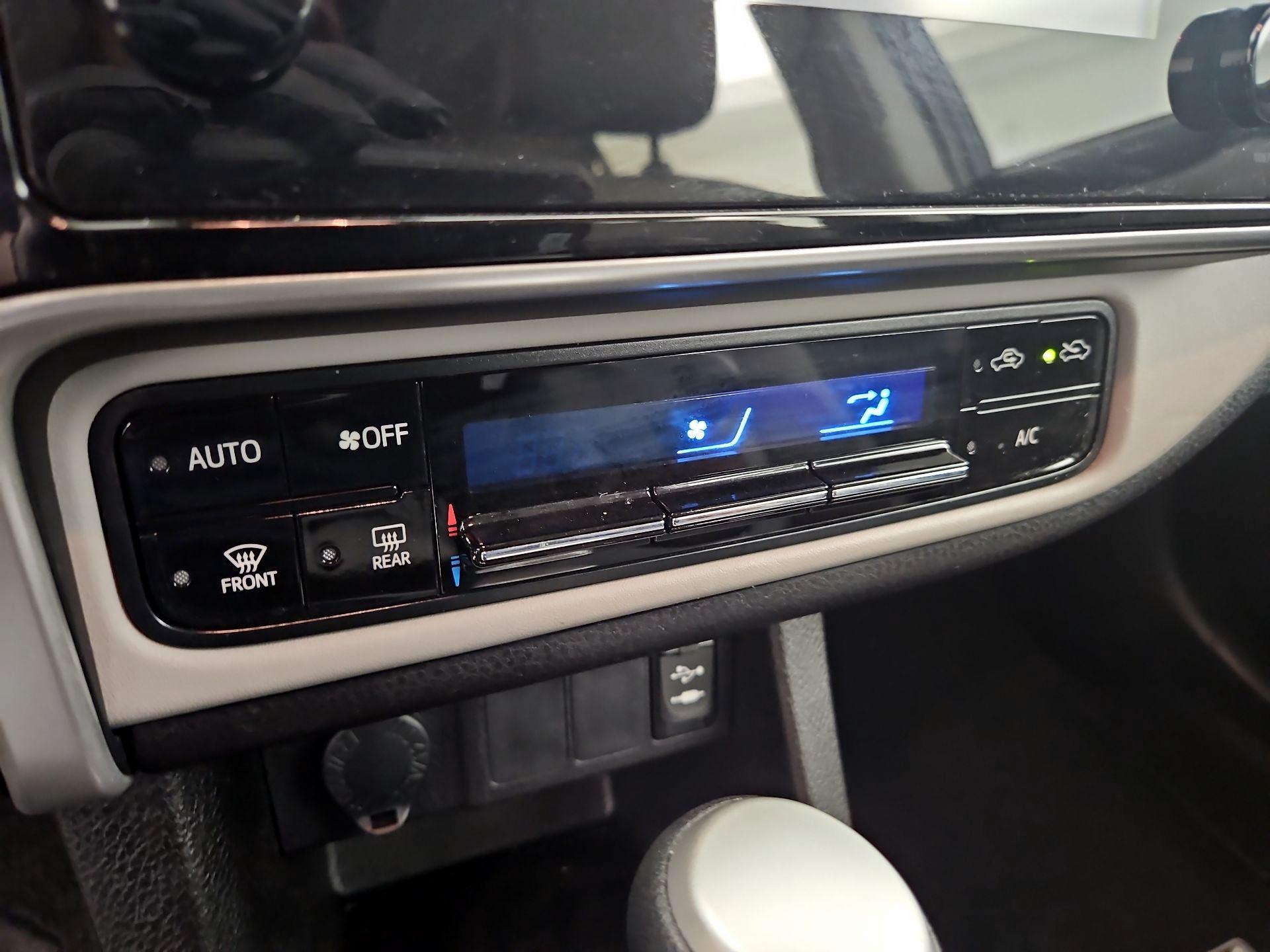 Thumbnail: 2017 Toyota Corolla - 16