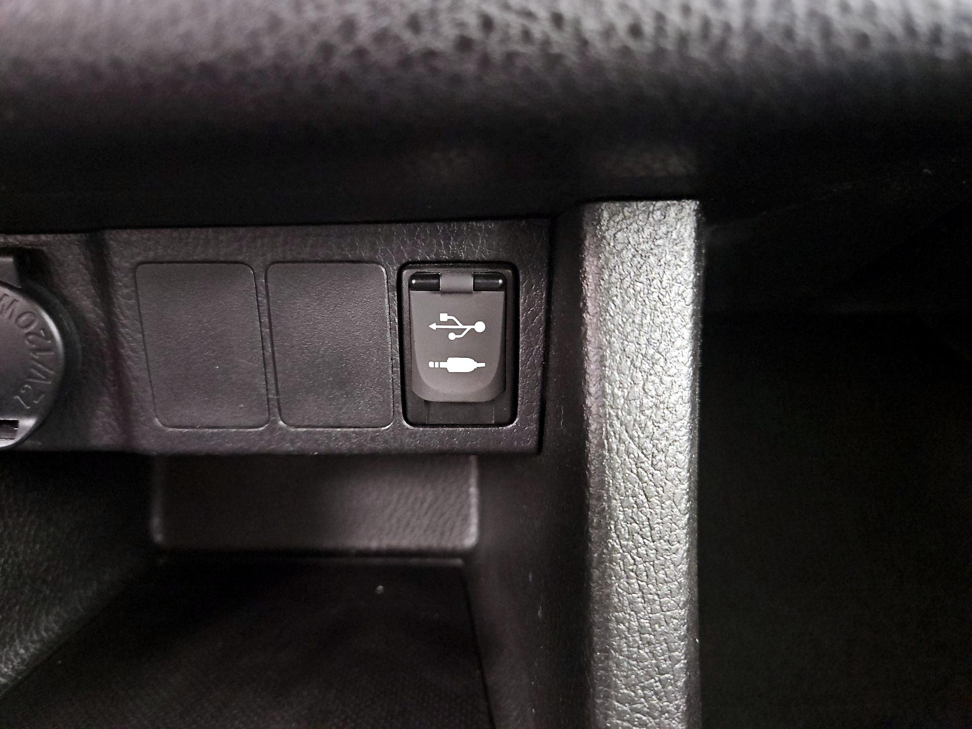 Thumbnail: 2017 Toyota Corolla - 18