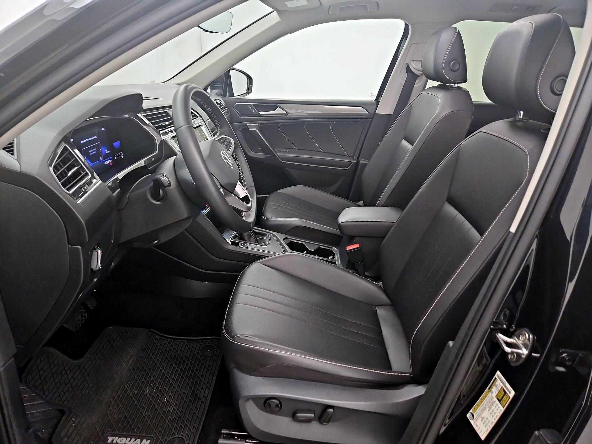 Thumbnail: 2022 Volkswagen Tiguan - 11