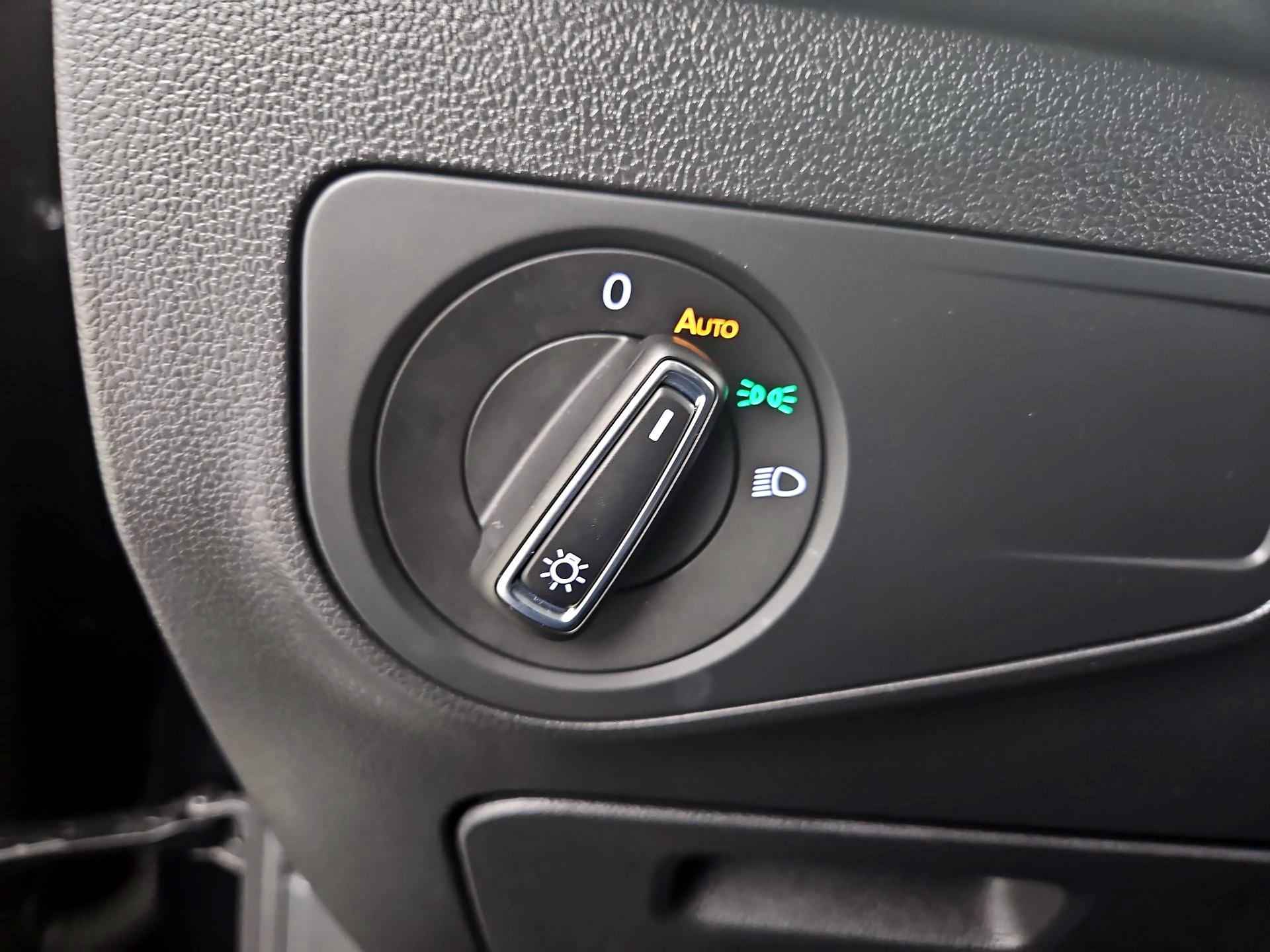 Thumbnail: 2022 Volkswagen Tiguan - 13