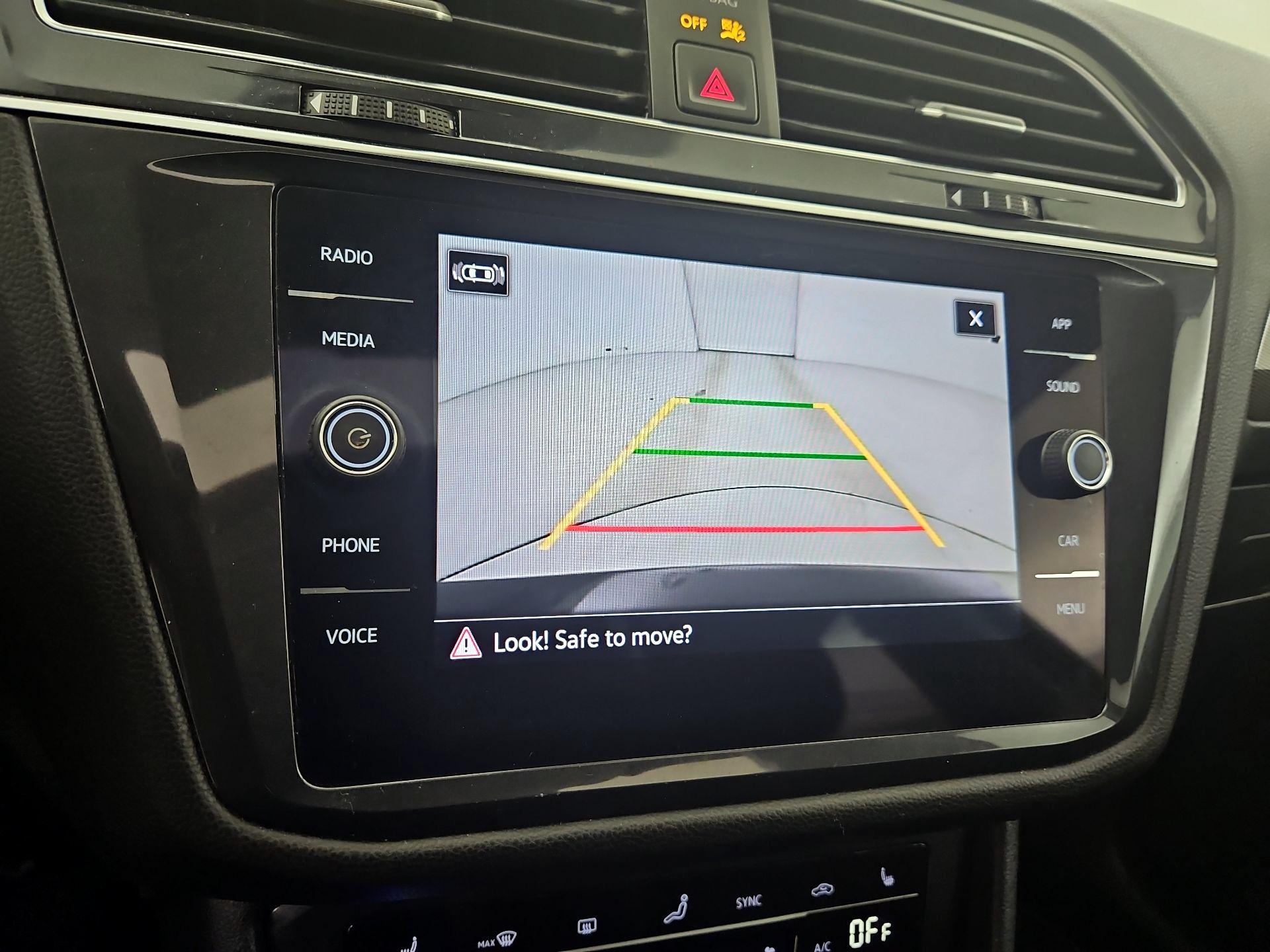 Thumbnail: 2022 Volkswagen Tiguan - 14