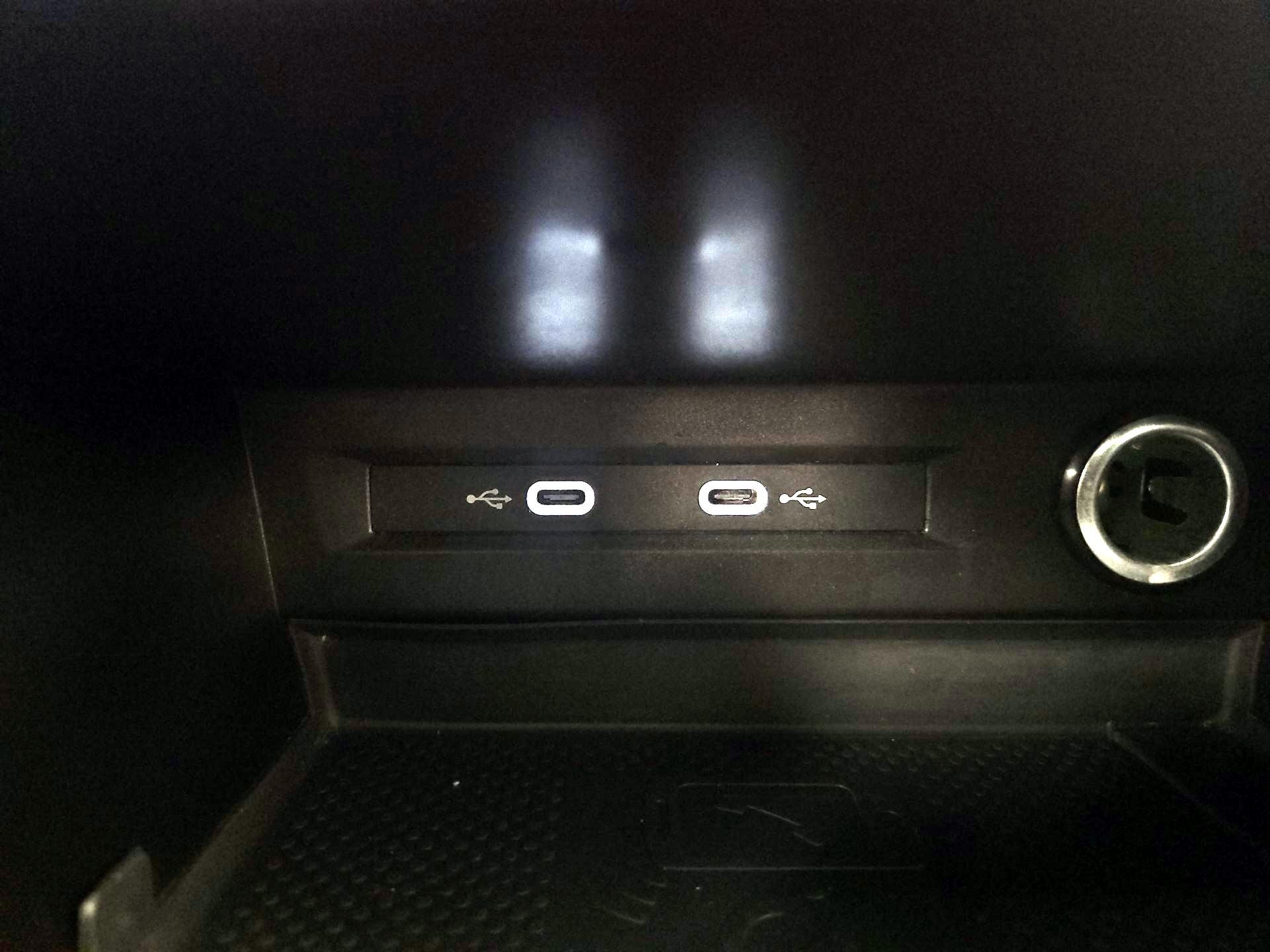 Thumbnail: 2022 Volkswagen Tiguan - 18