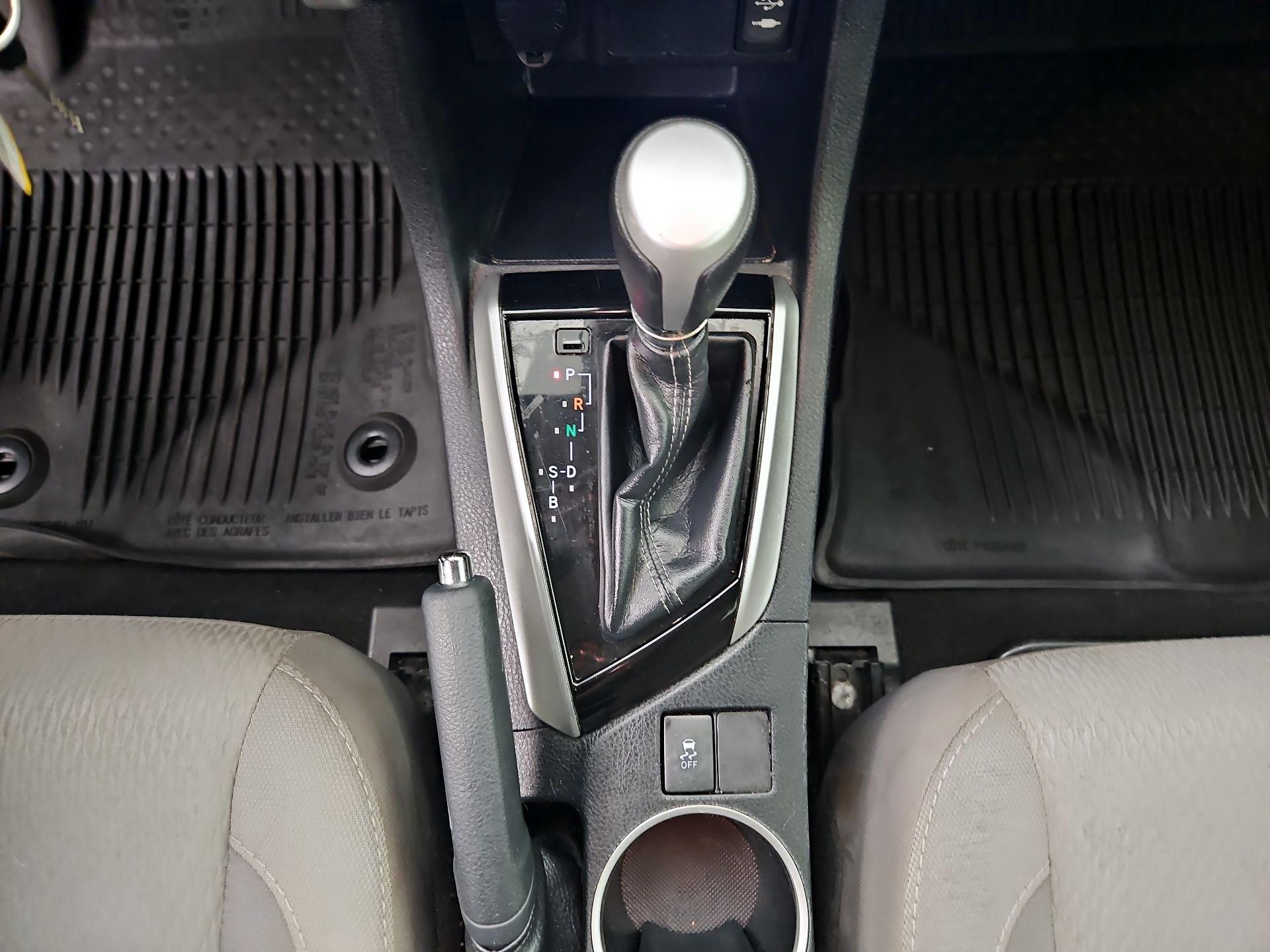 Thumbnail: 2018 Toyota Corolla - 17