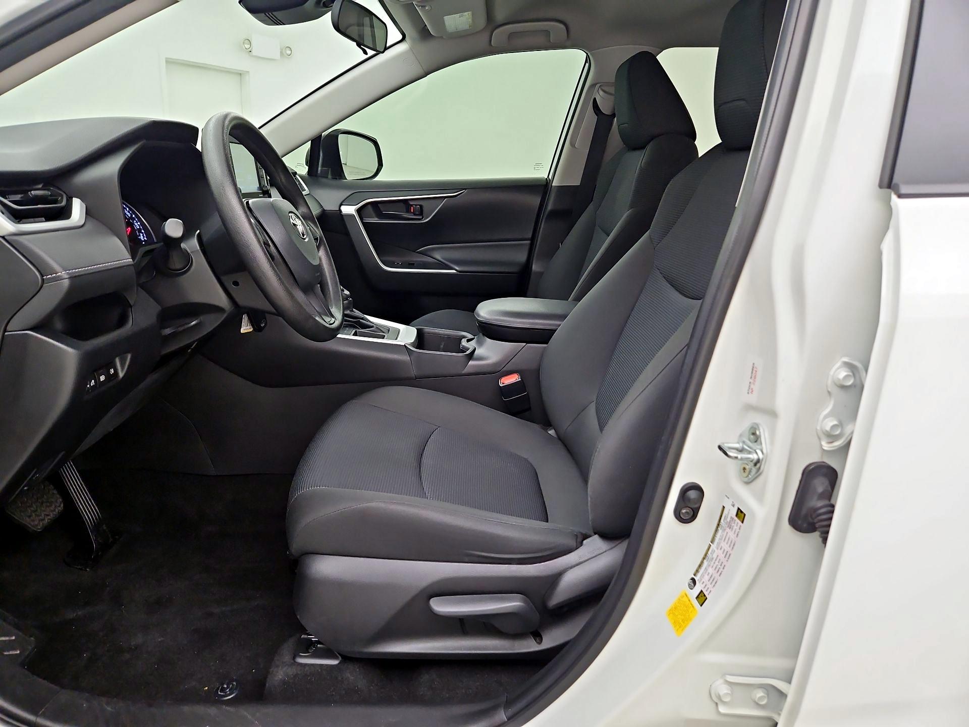 Thumbnail: 2022 Toyota RAV4 - 11