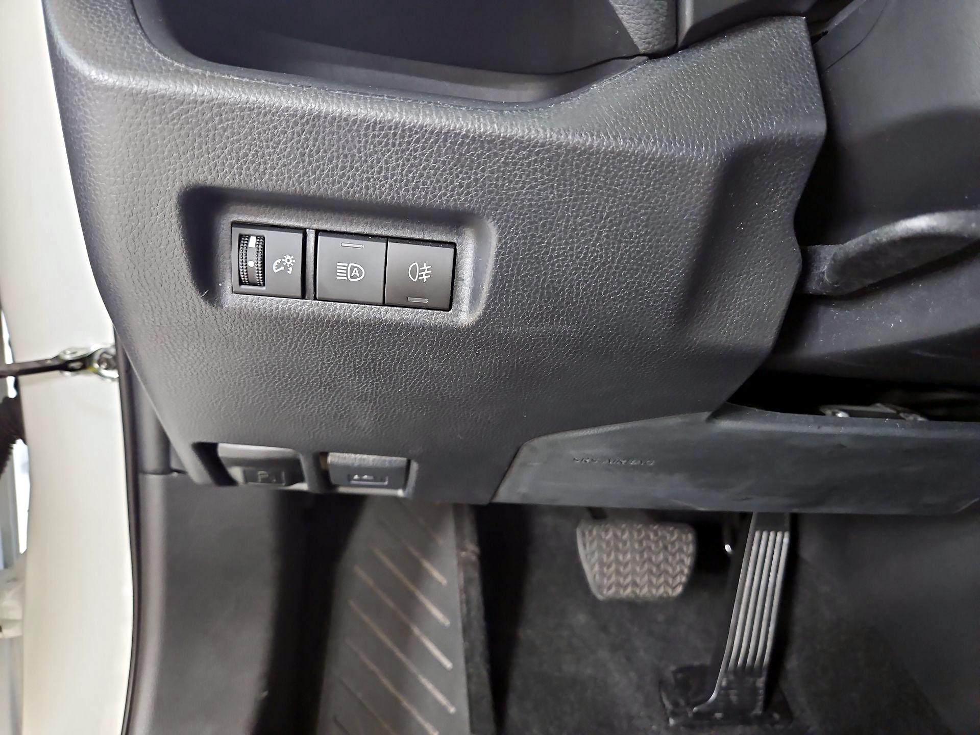 Thumbnail: 2022 Toyota RAV4 - 13